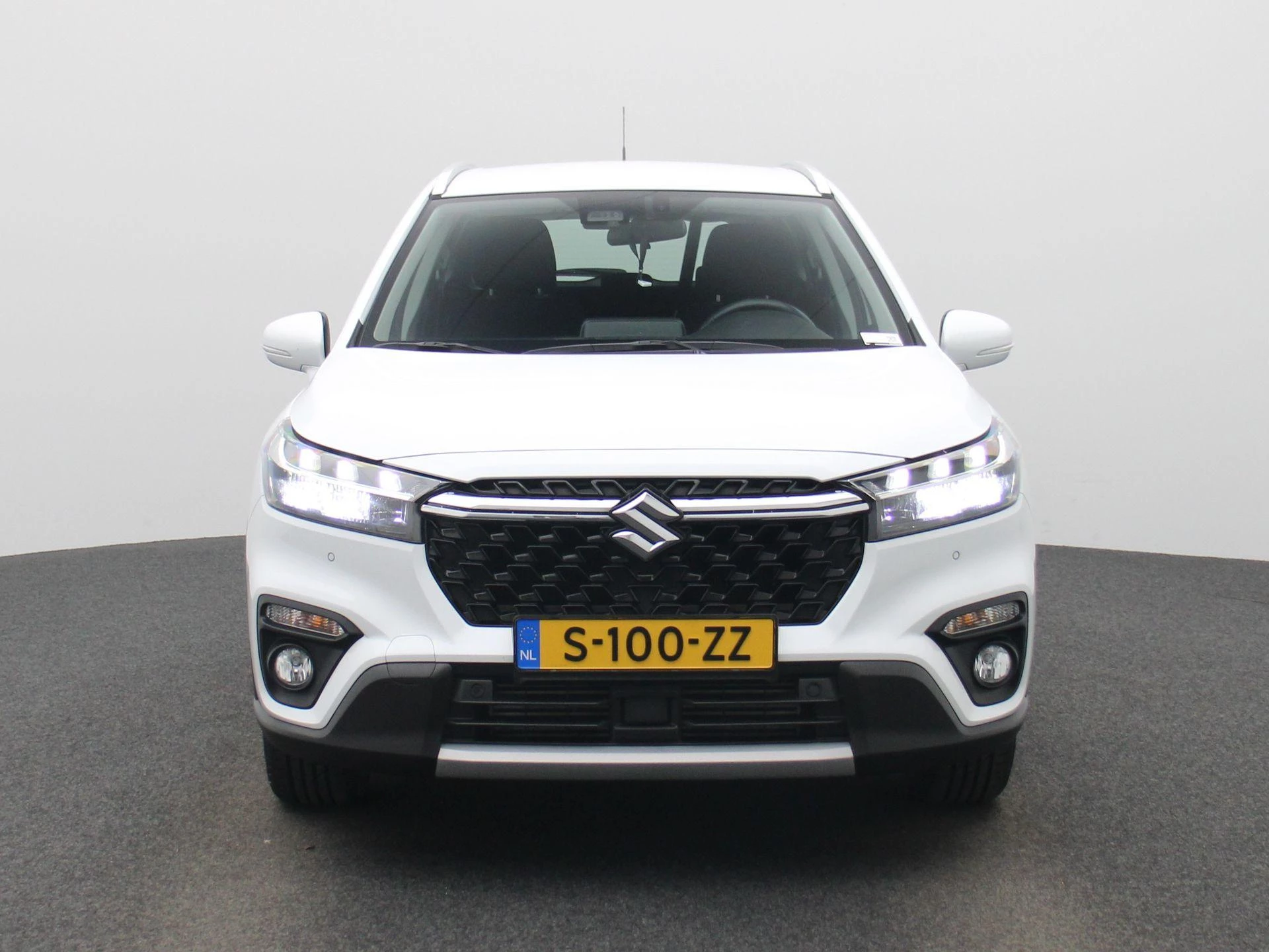Suzuki-S-Cross-image-2