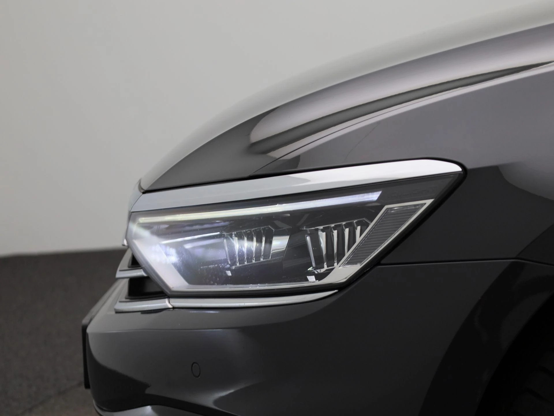 Volkswagen Passat 1.5 TSI R-Line Business +