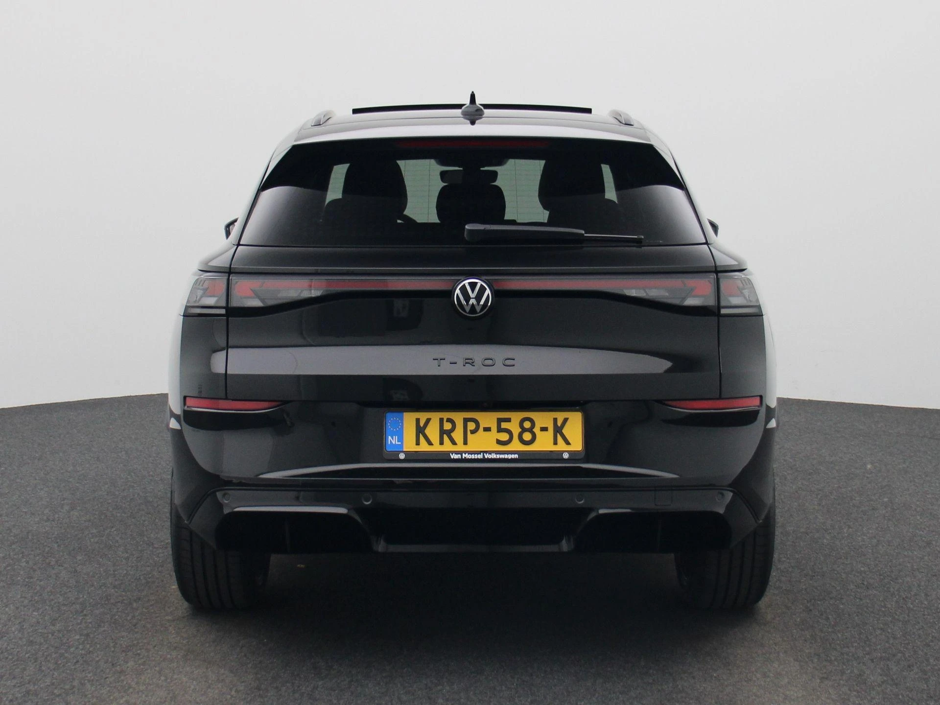 Volkswagen-T-Roc-image-4