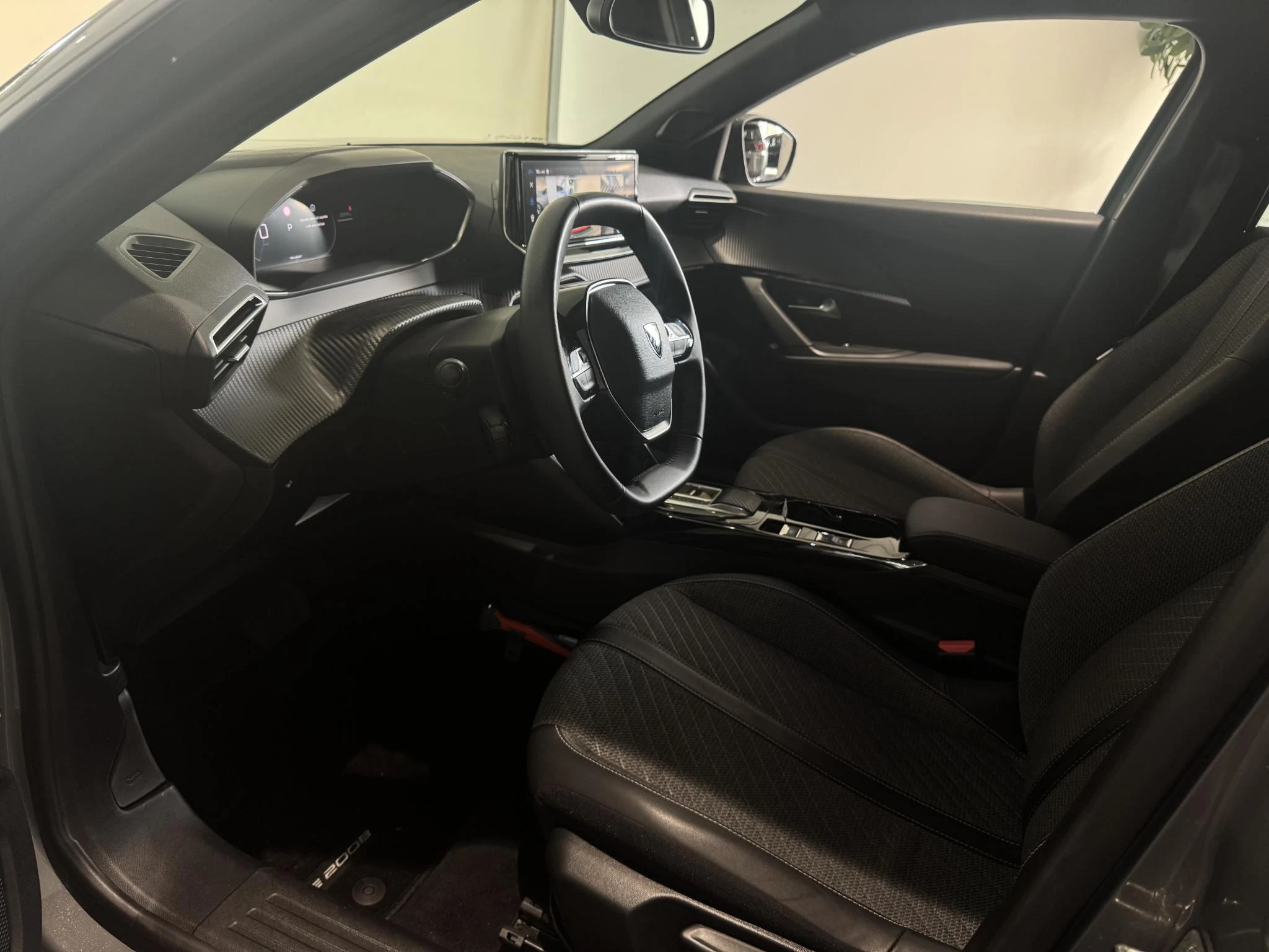 Peugeot e-2008 EV Allure Avantage 54 kWh