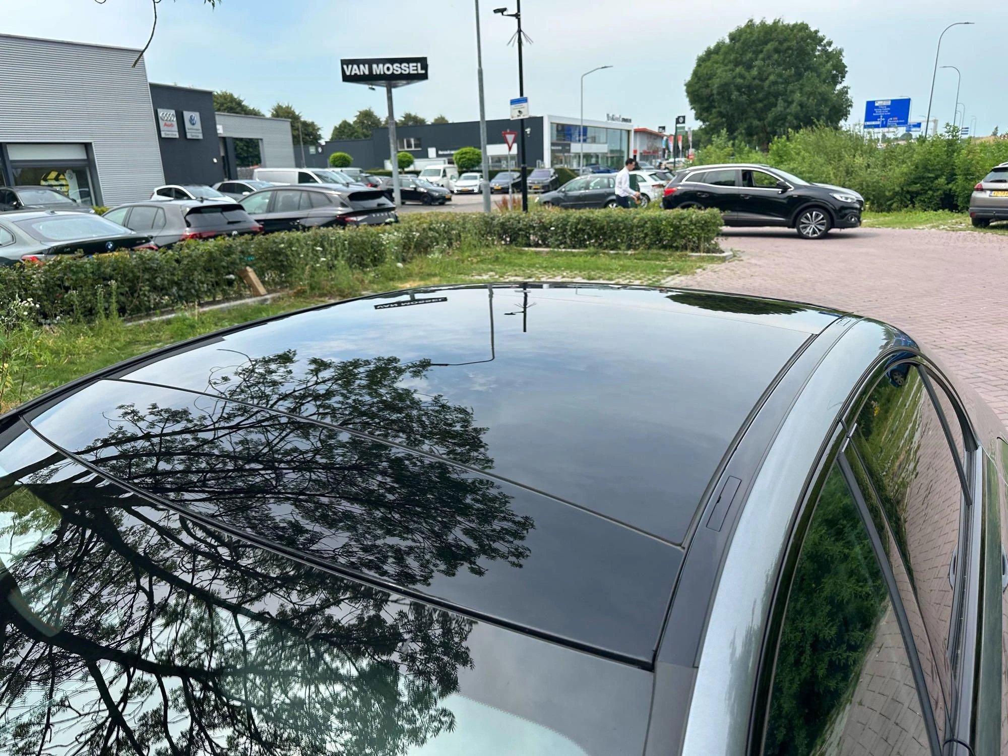 Mercedes-Benz-C-Klasse-image-8