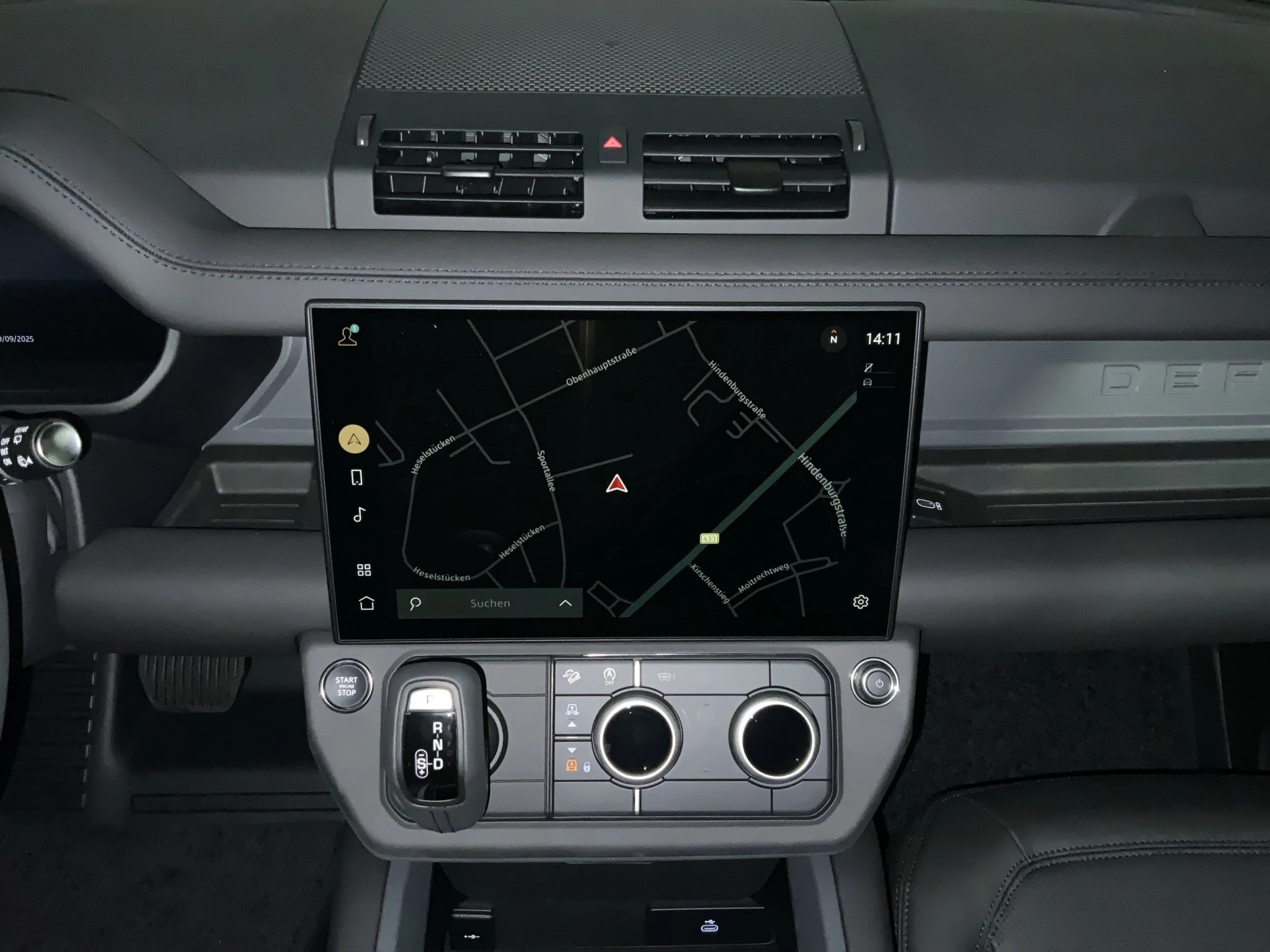 Land Rover Defender 90 X-Dynamic SE D250