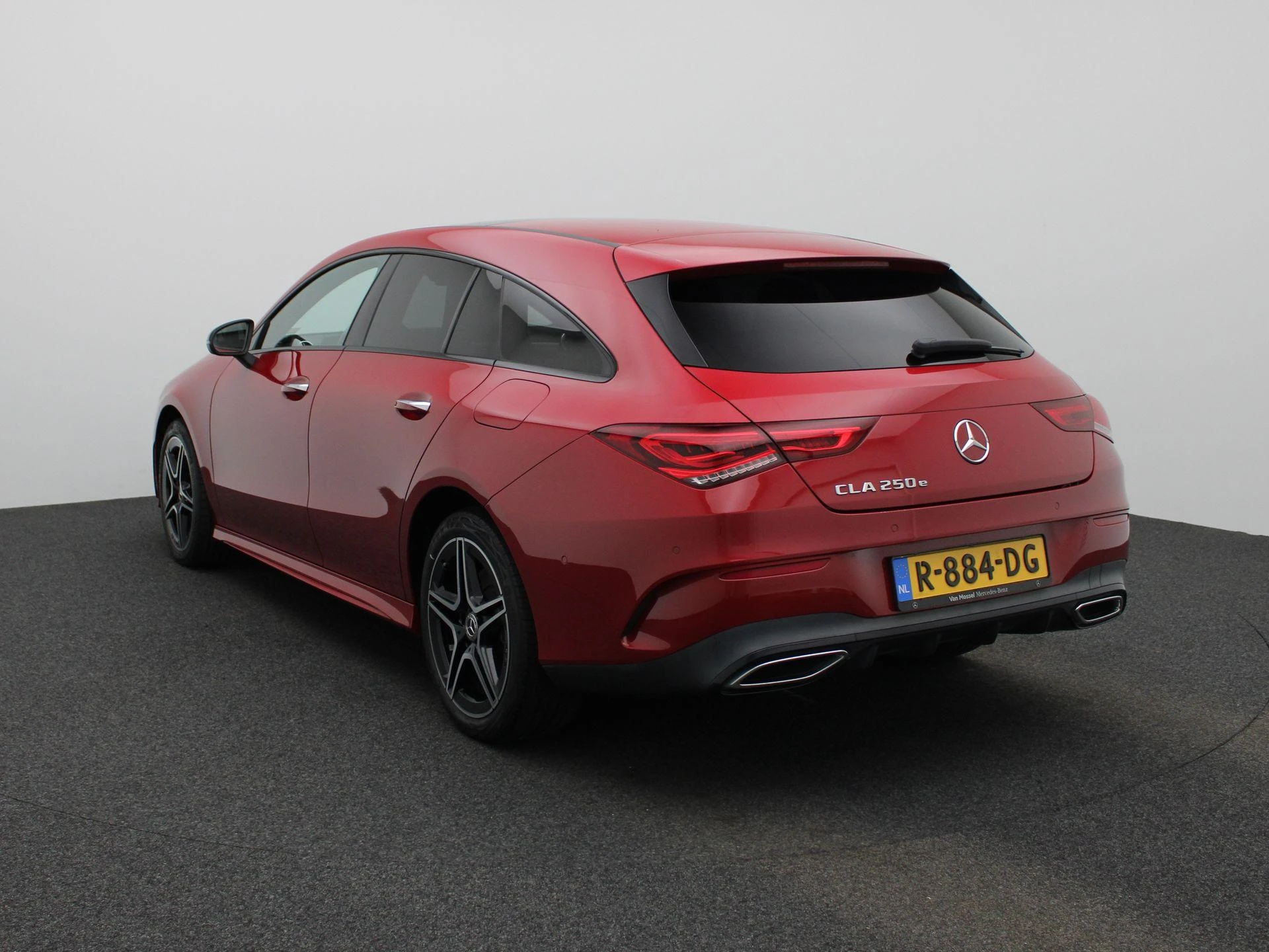 Mercedes-Benz-CLA-image-3