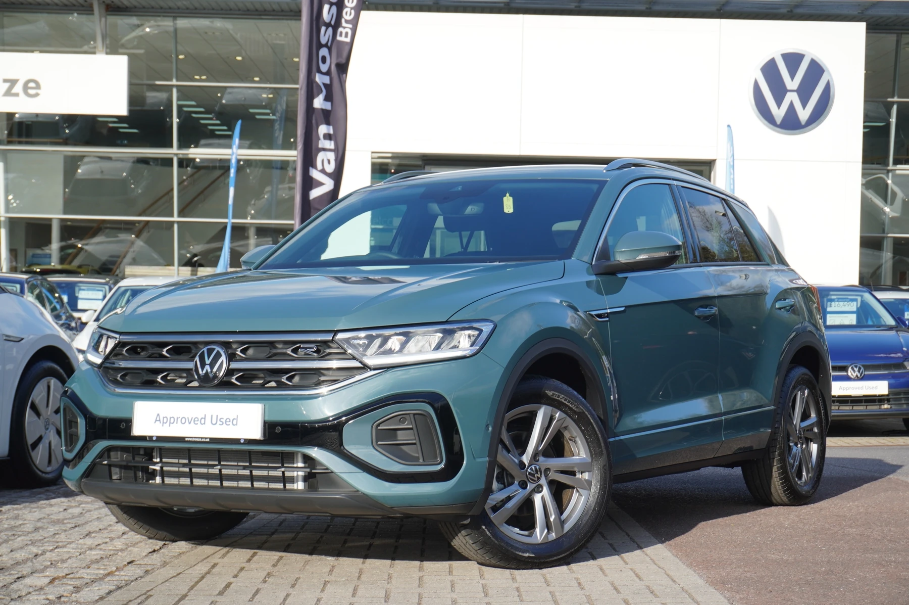 Volkswagen-T-Roc-image-18