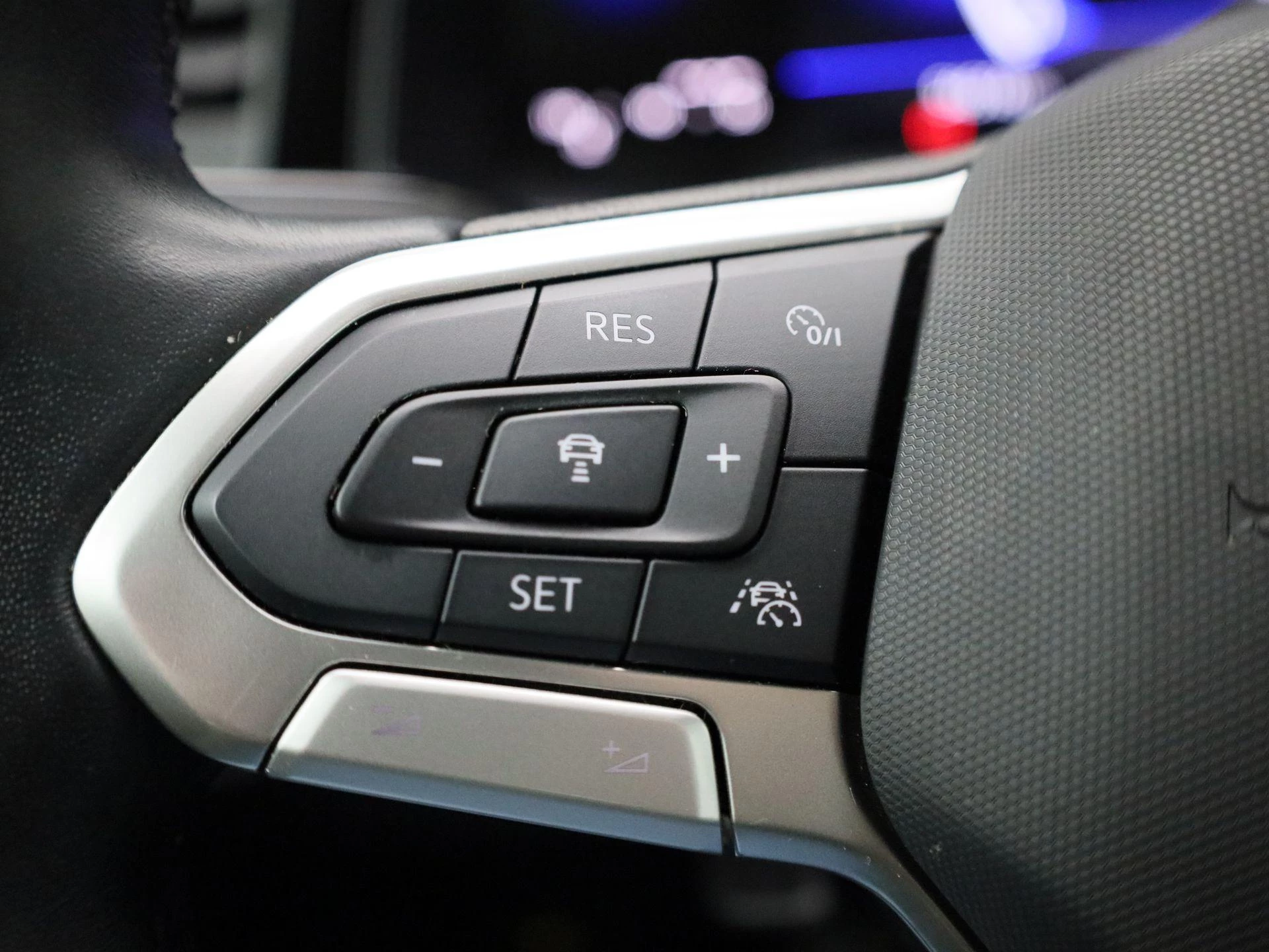 Volkswagen-Polo-image-18