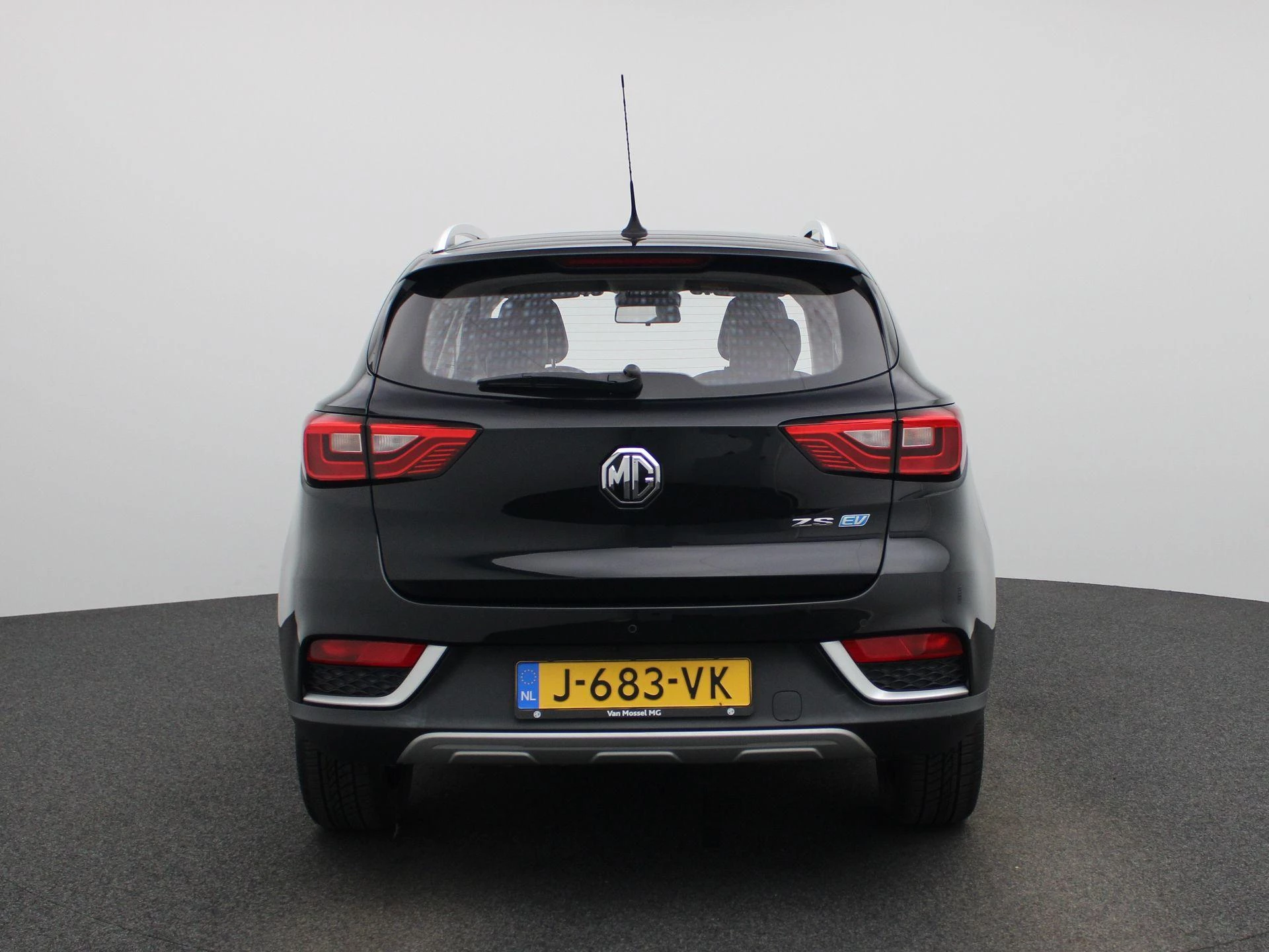 MG-ZS EV-image-4