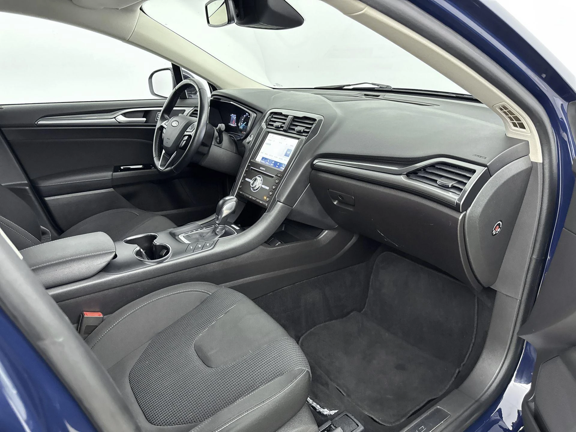 Ford-Mondeo-image-16
