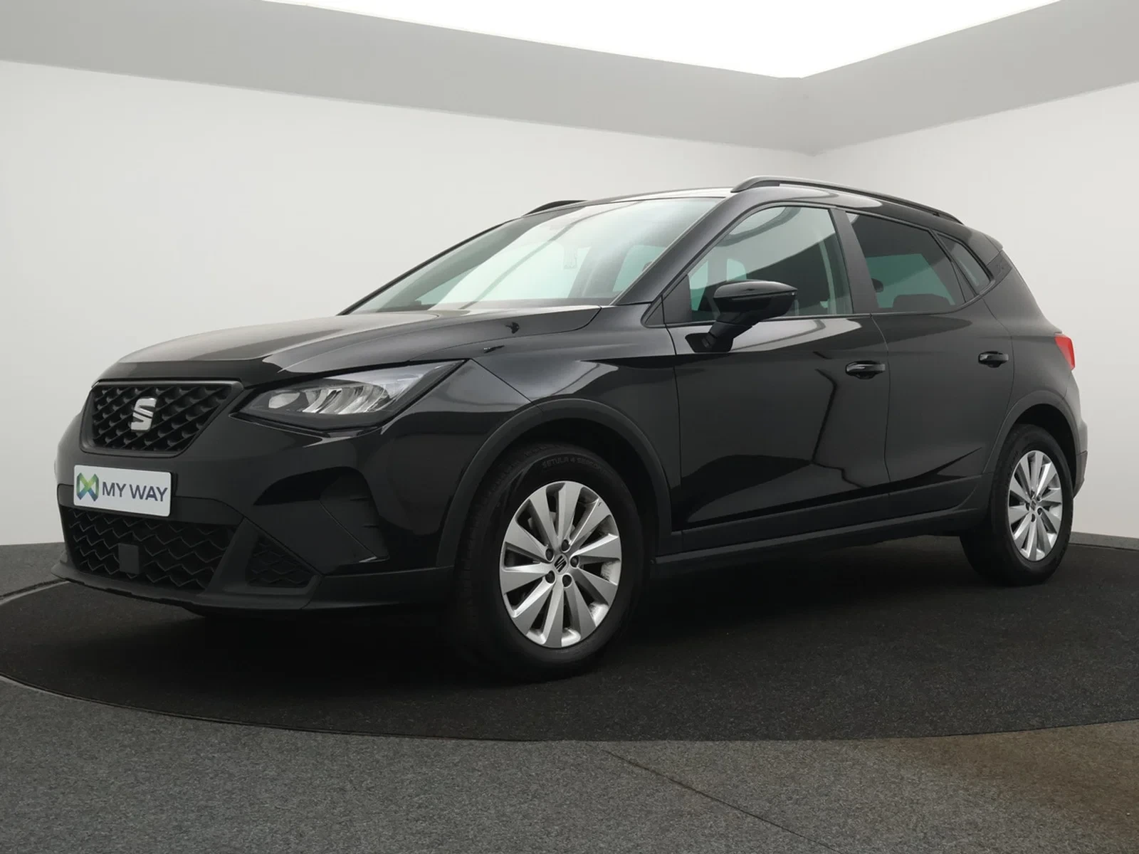 SEAT-Arona-image-0