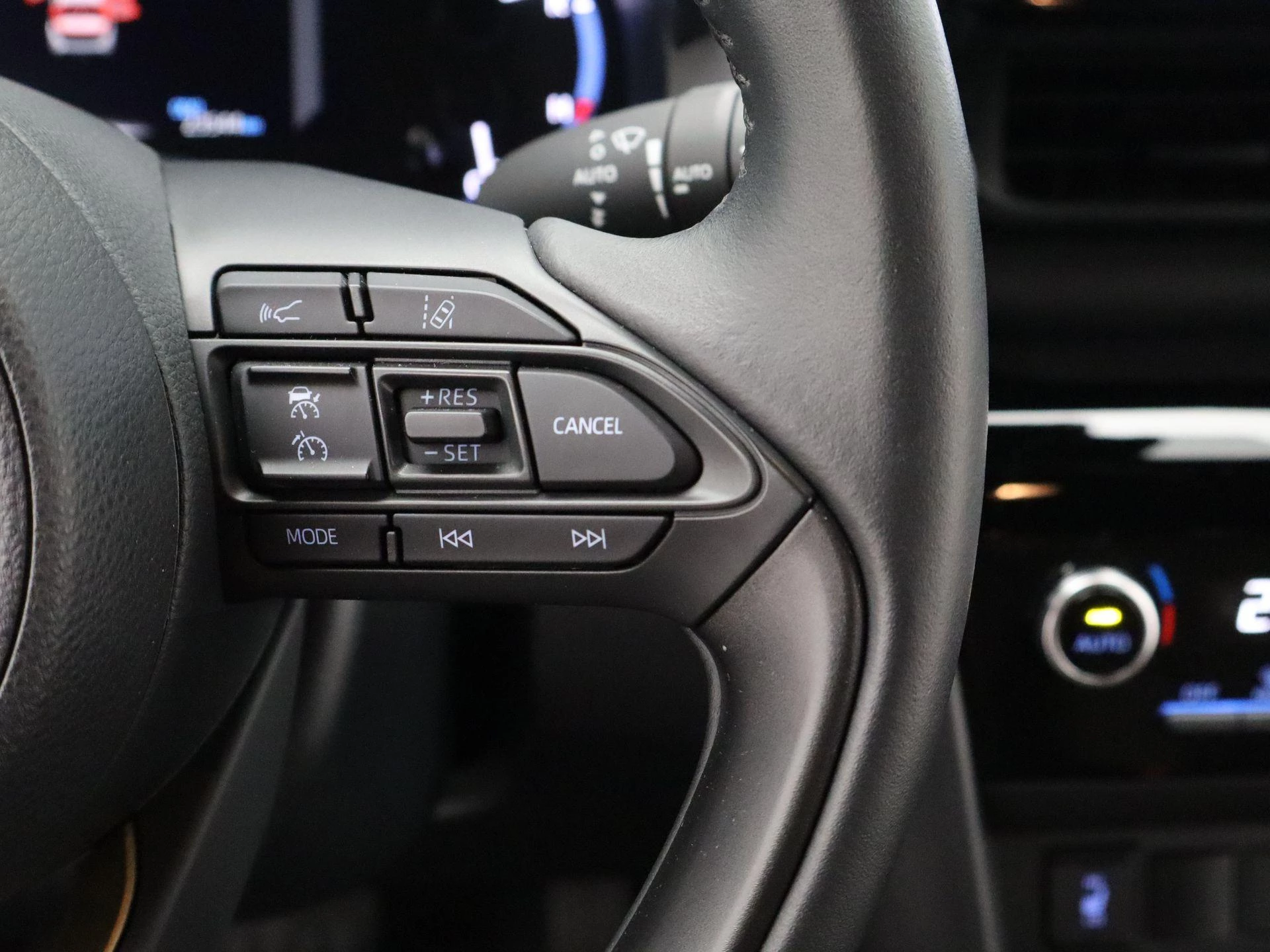 Toyota-Yaris Cross-image-23