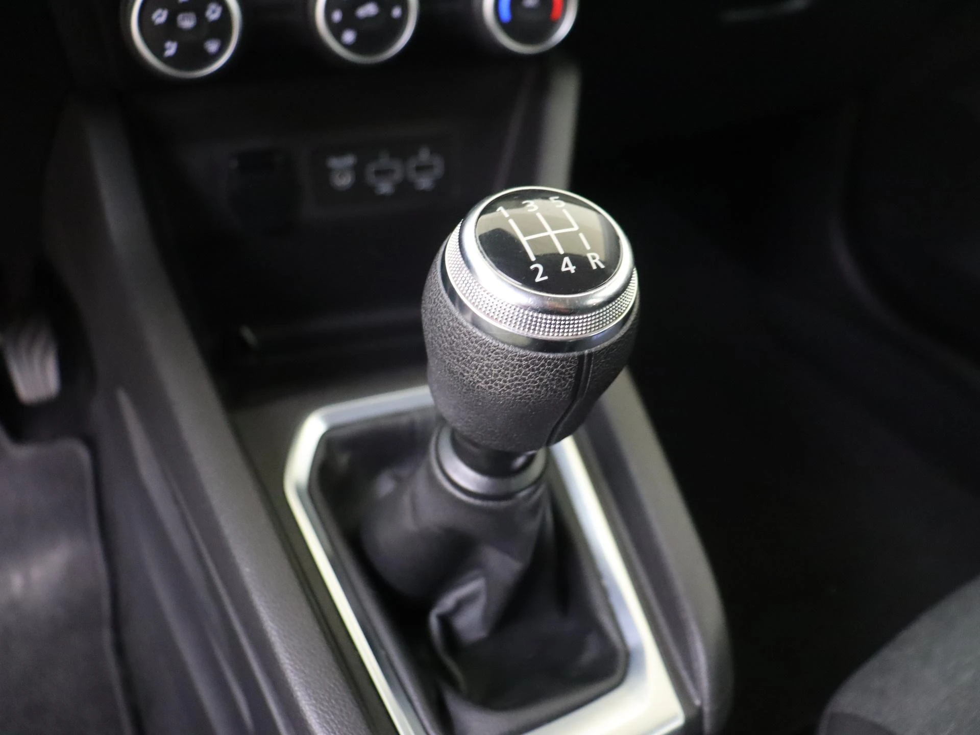 Renault-Clio-image-13