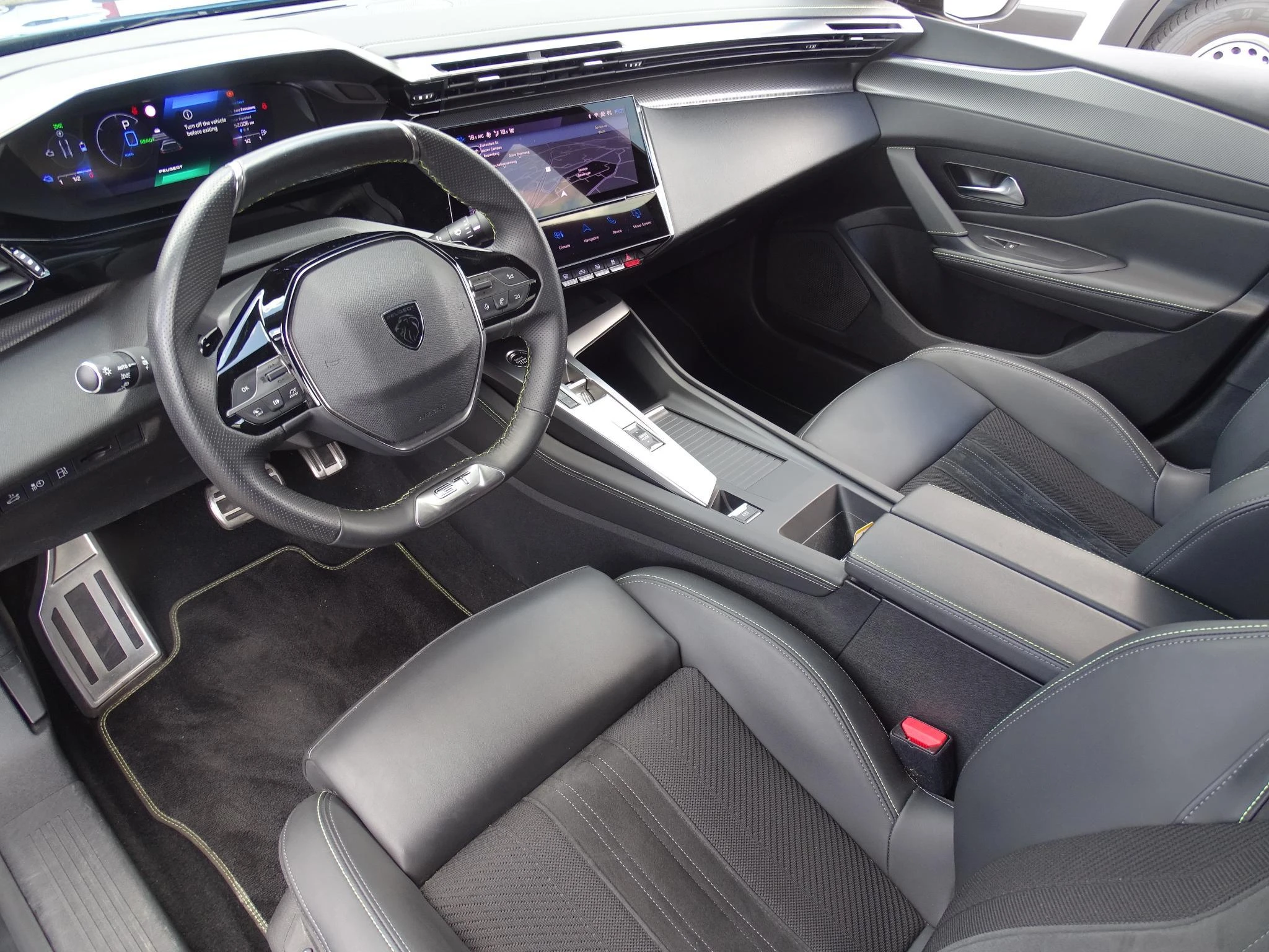 Peugeot 408 1.6 Hybrid 225 S&S EAT8 First Edition