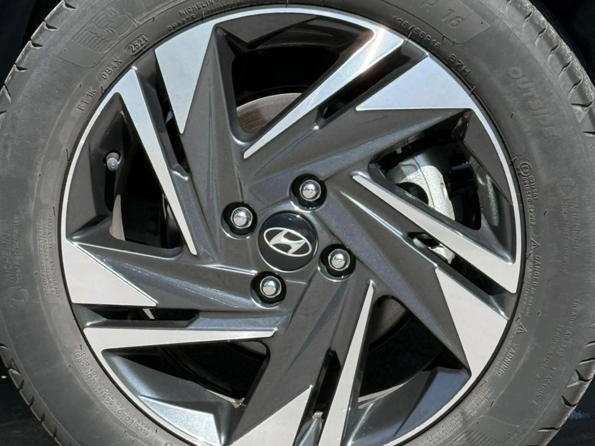 Hyundai Bayon 1.0 TGDi 100 6MT Twist
