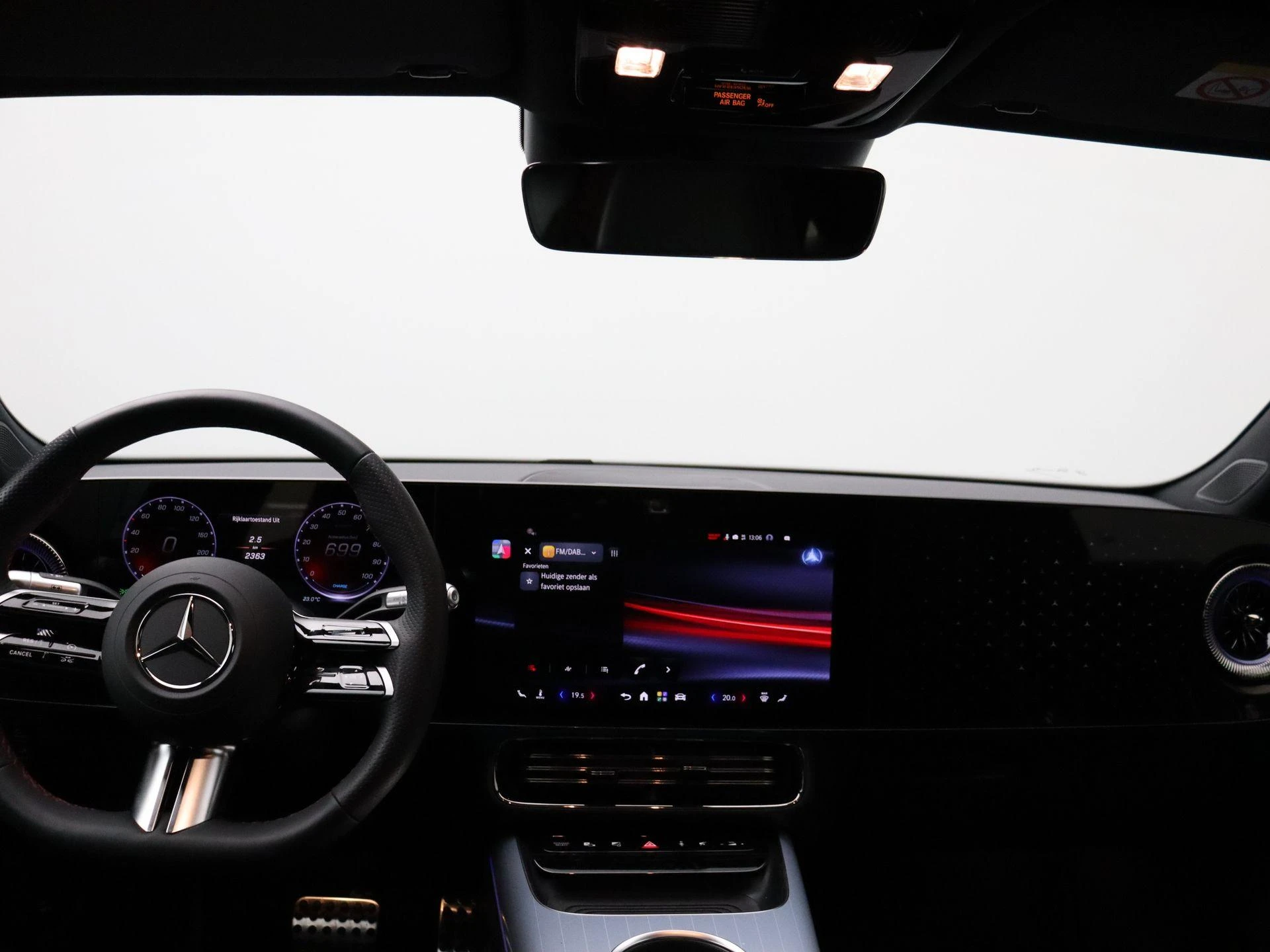 Mercedes-Benz-CLA-image-23