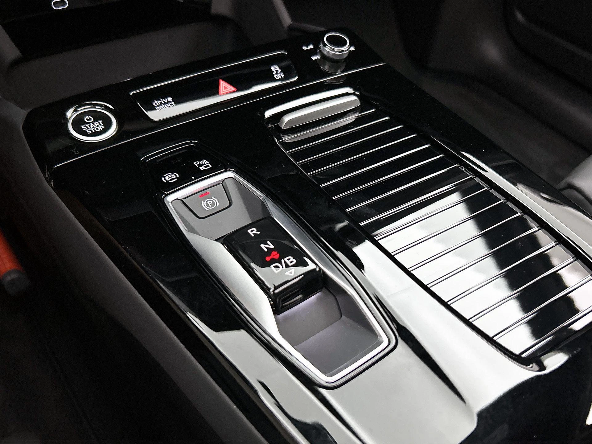 Audi-Q6 e-tron-image-30