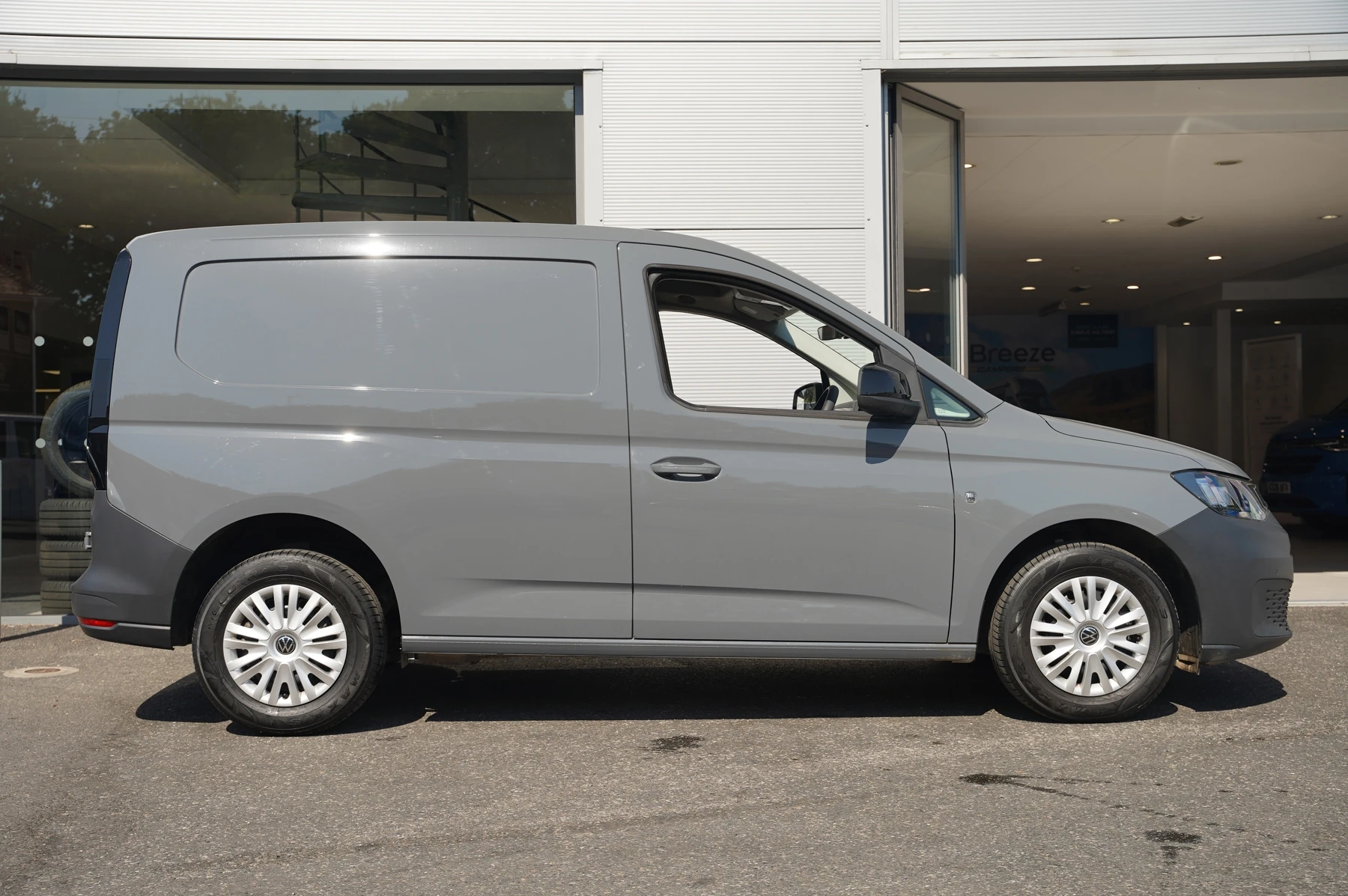 Volkswagen-Caddy-image-3