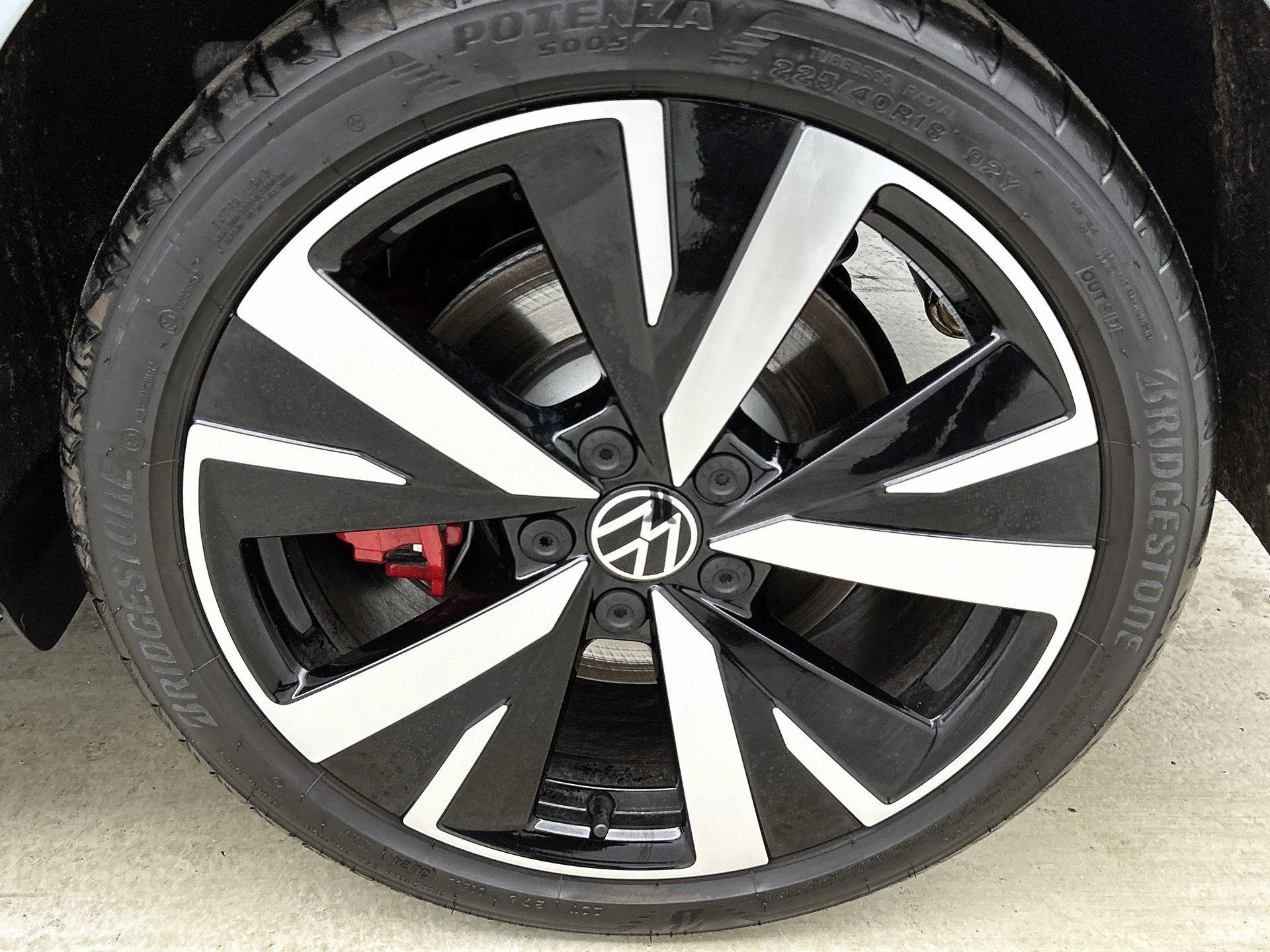 Volkswagen-Golf-image-32