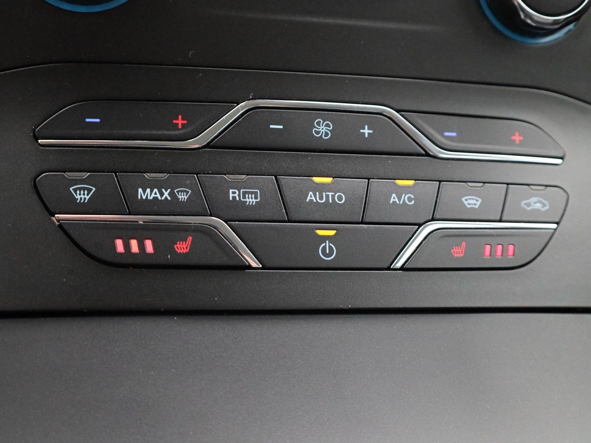 Ford-S-Max-image-25