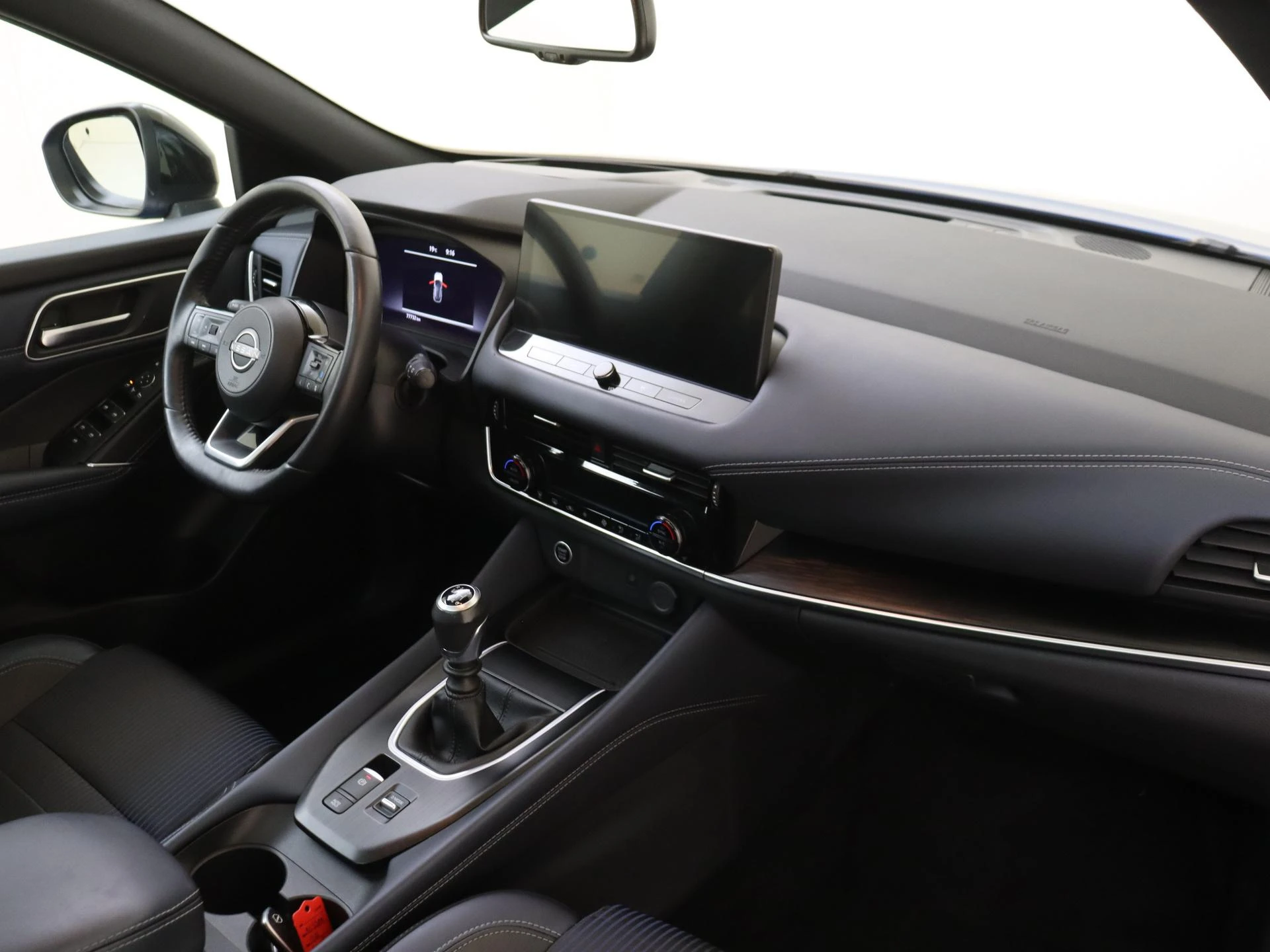 Nissan-QASHQAI-image-4