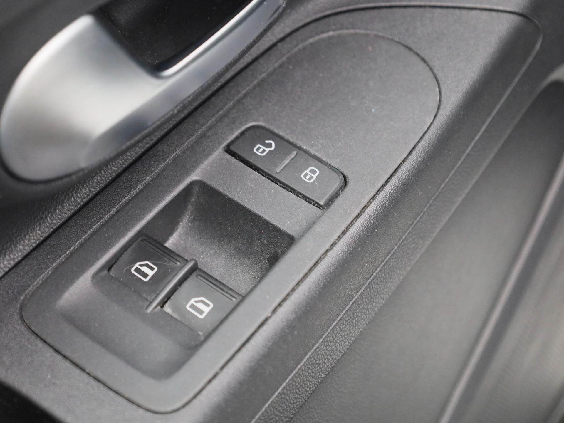 Volkswagen-up!-image-23