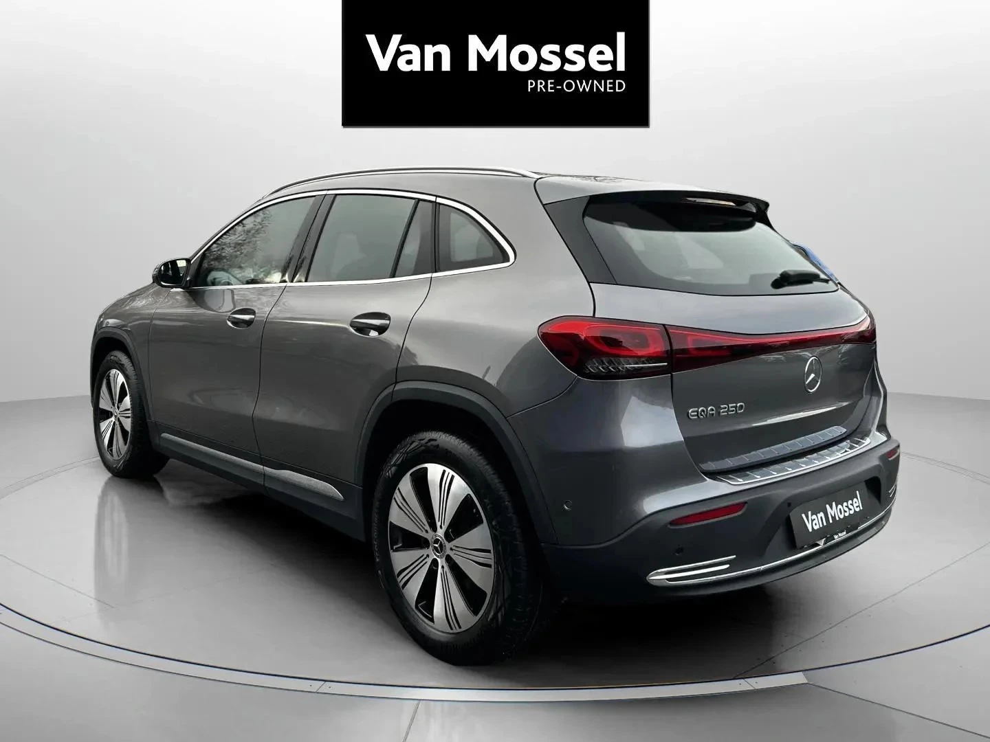 Mercedes-Benz-EQA-image-7