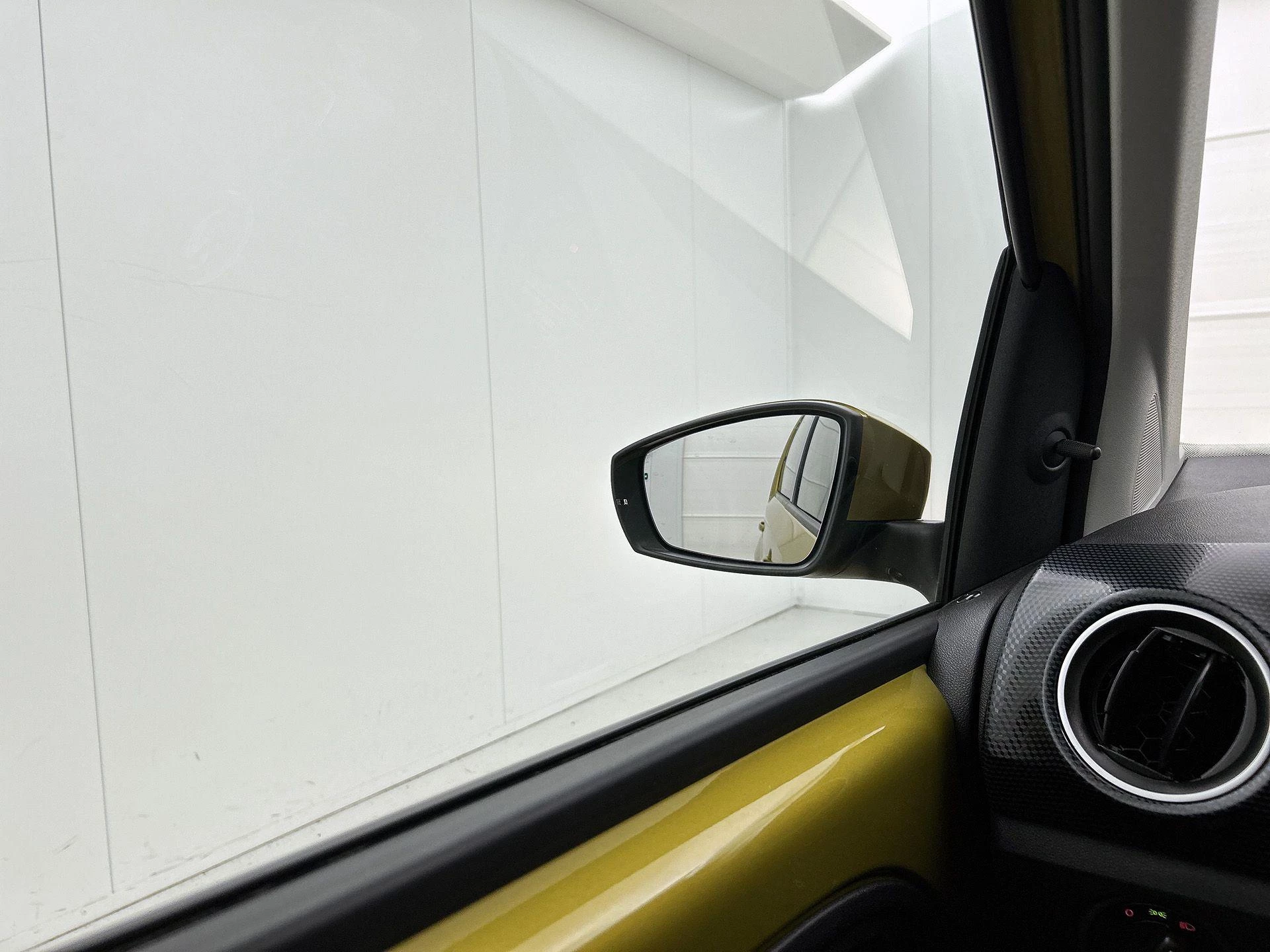 Volkswagen-up!-image-20