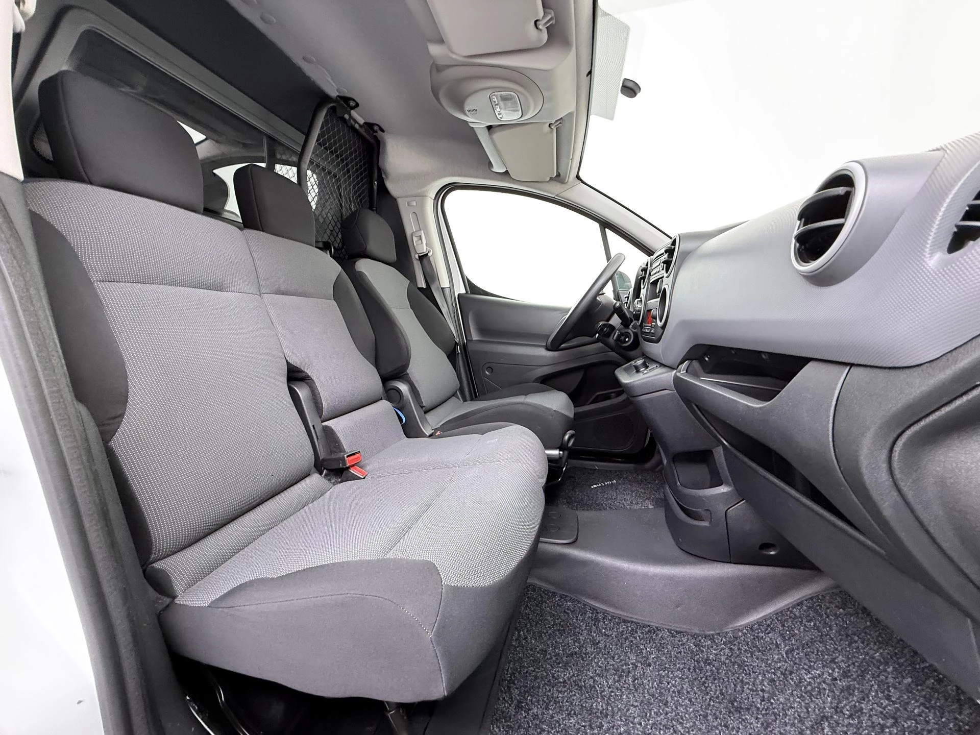 Peugeot-e-Partner-image-20