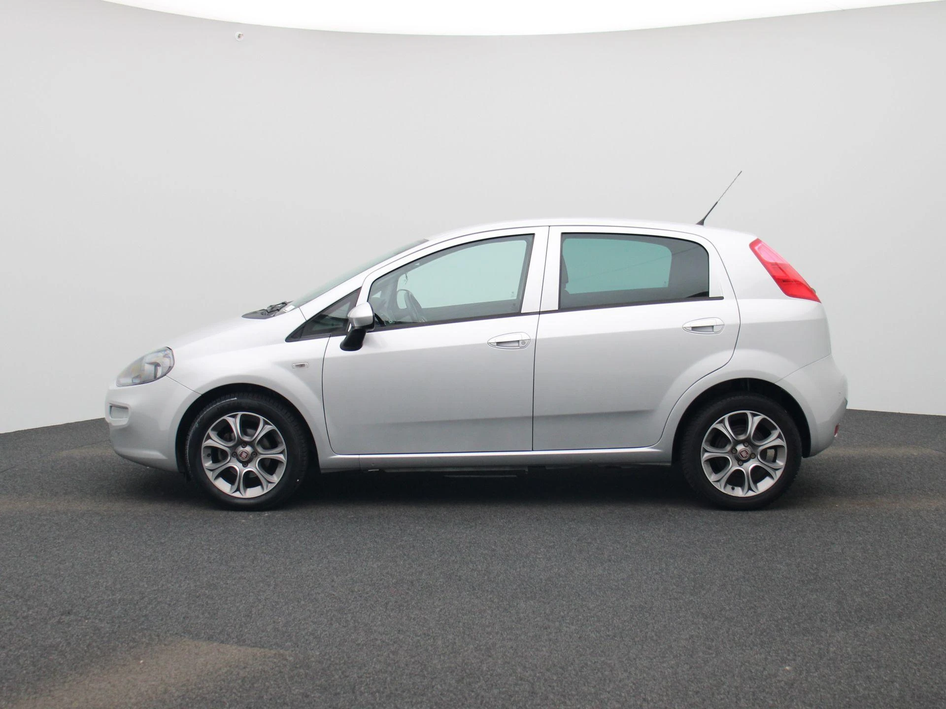 Fiat-Punto-image-3