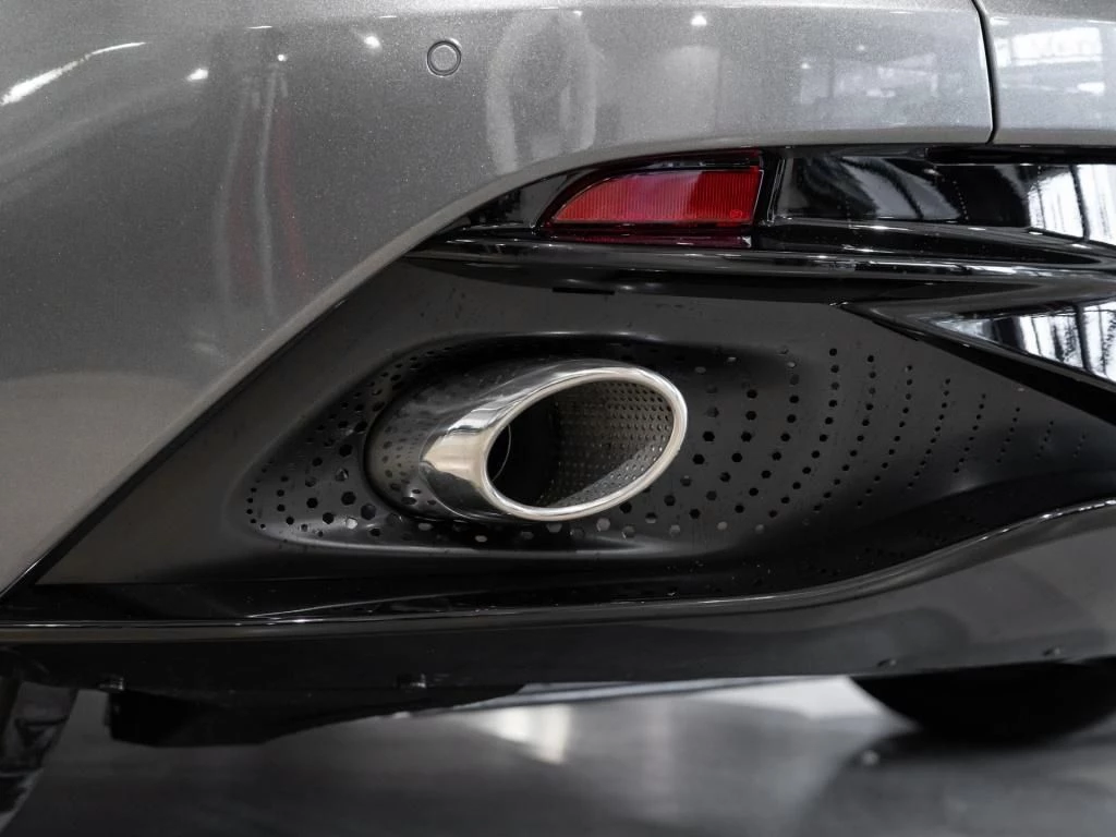 Aston Martin DB12 Coupe Bowers & Wilkins