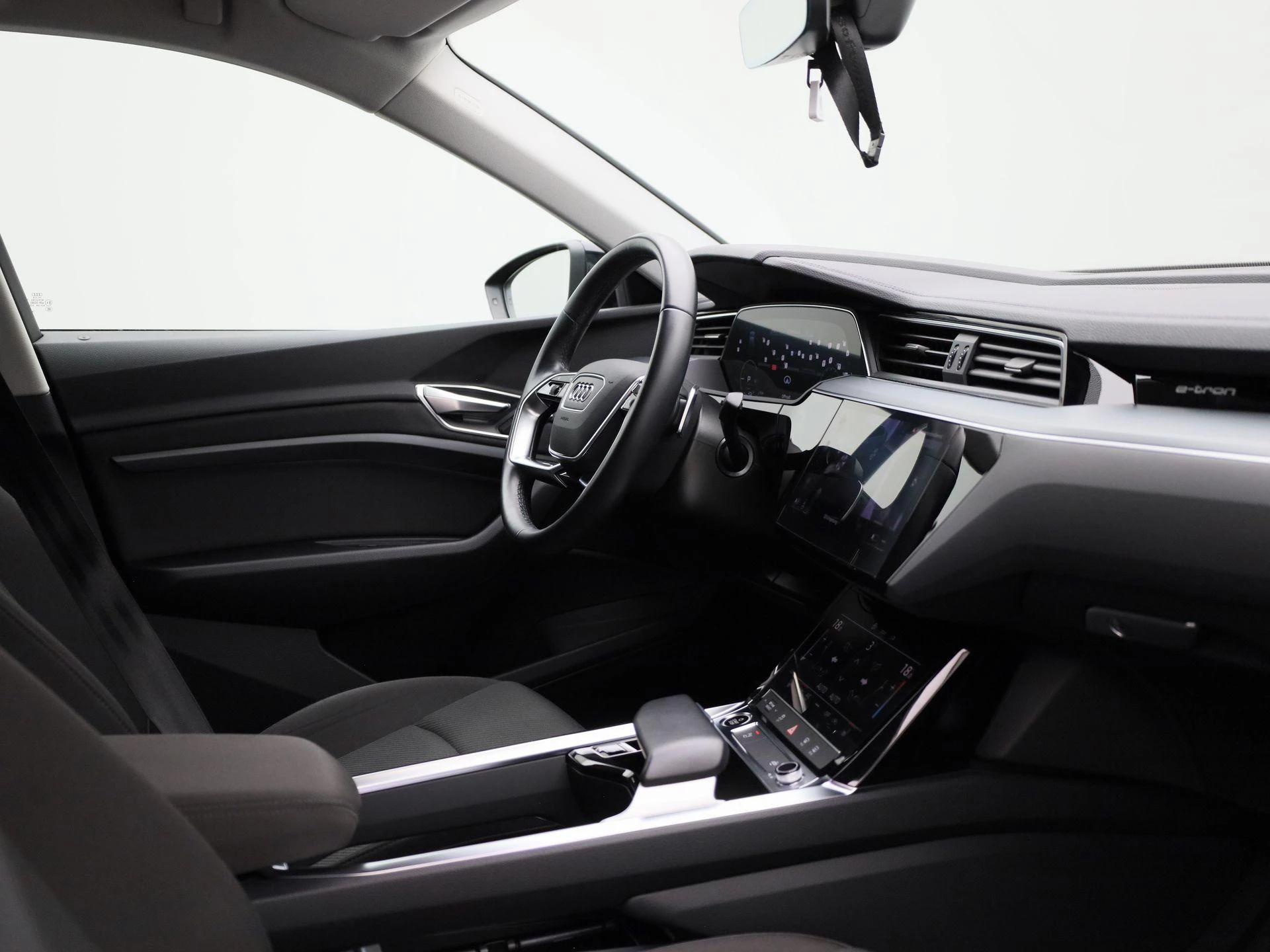 Audi-e-tron-image-16