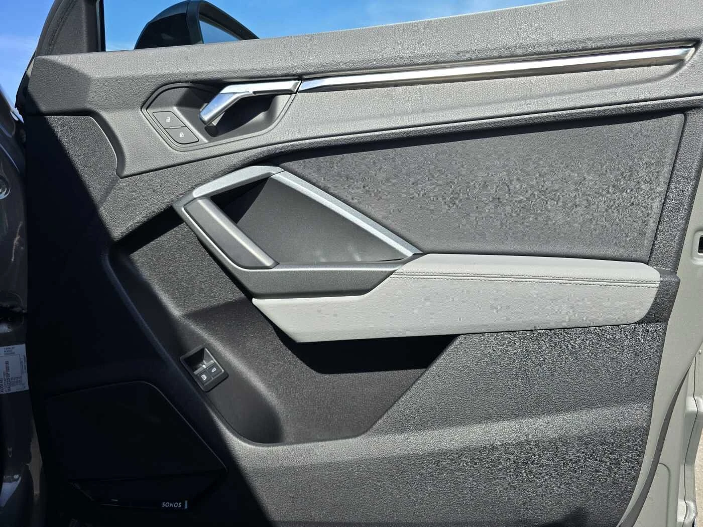 Audi-Q3-image-10