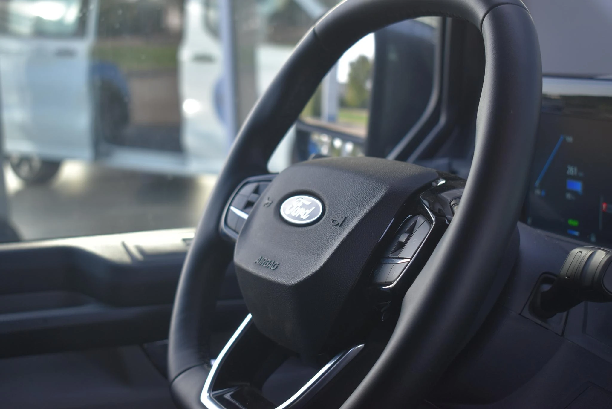 Ford-E-Transit Custom-image-23