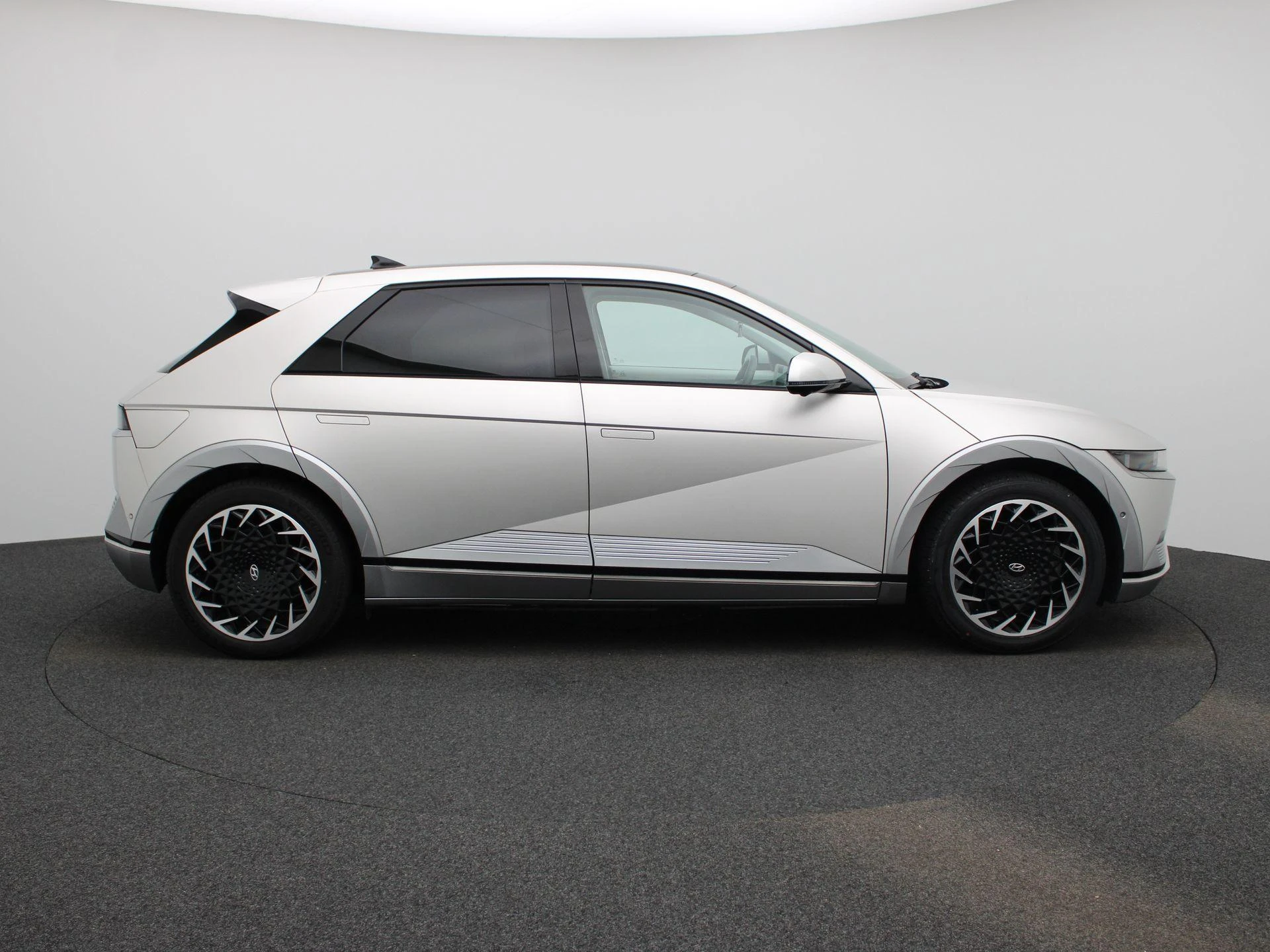 Hyundai-IONIQ 5-image-5