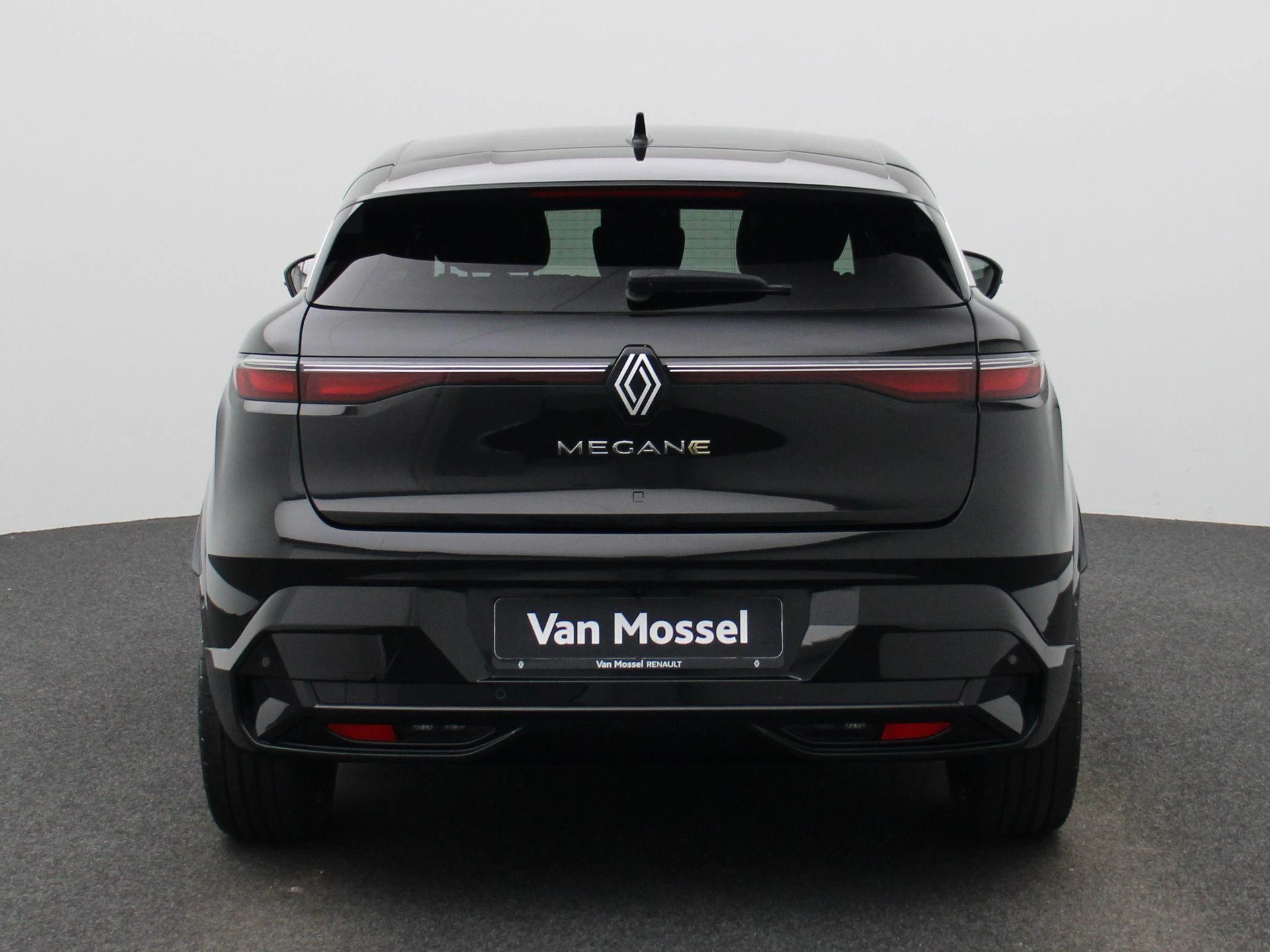 Renault-Megane E-Tech-image-4