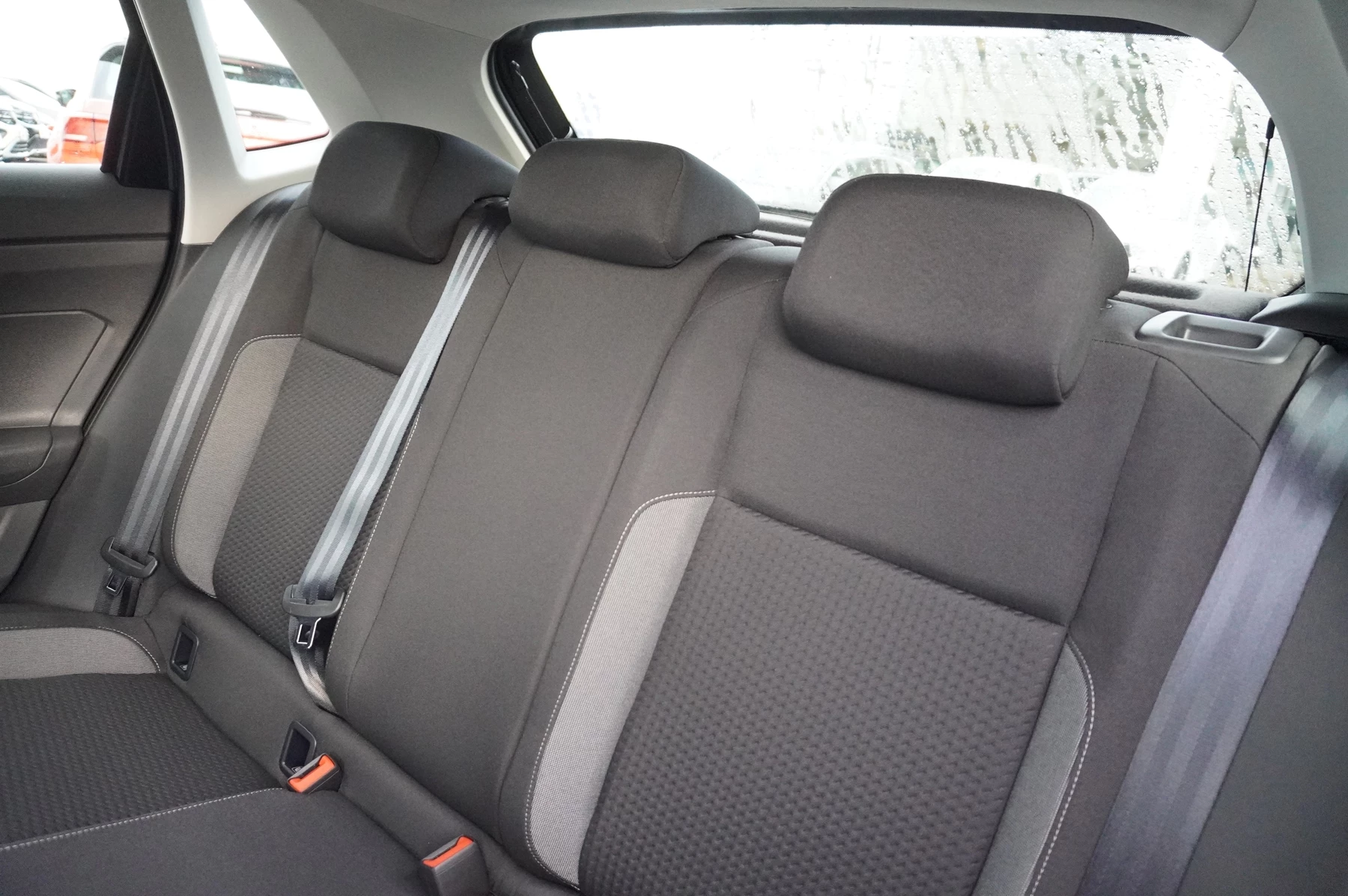Volkswagen-Polo-image-9