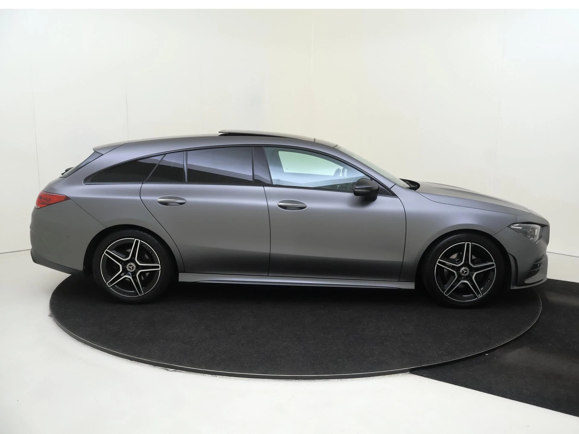 Mercedes-Benz-CLA-image-8