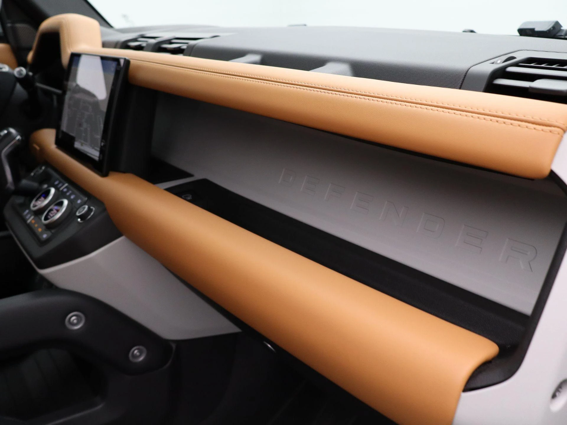 Land Rover-Defender-image-36