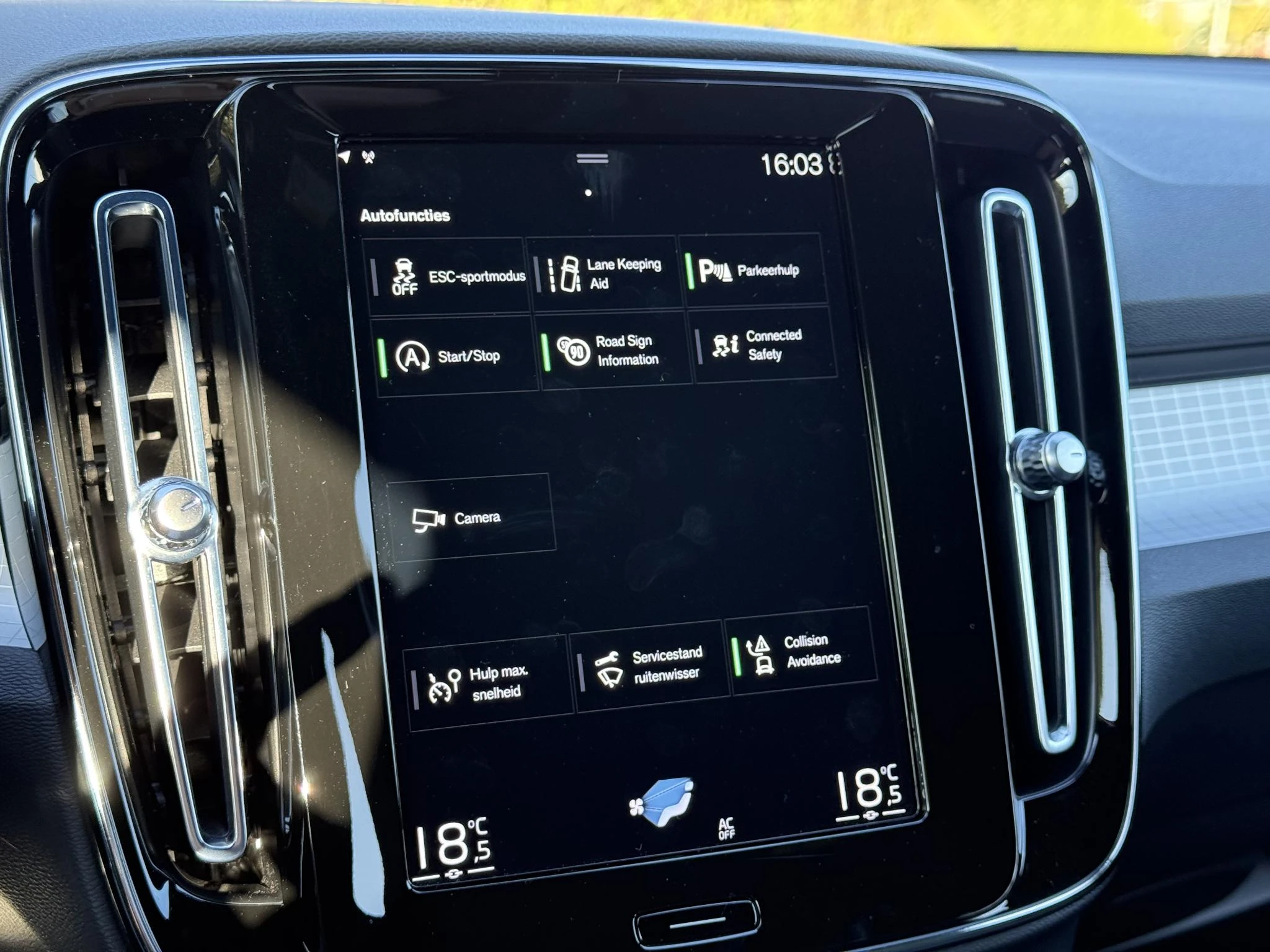 Volvo-XC40-image-18