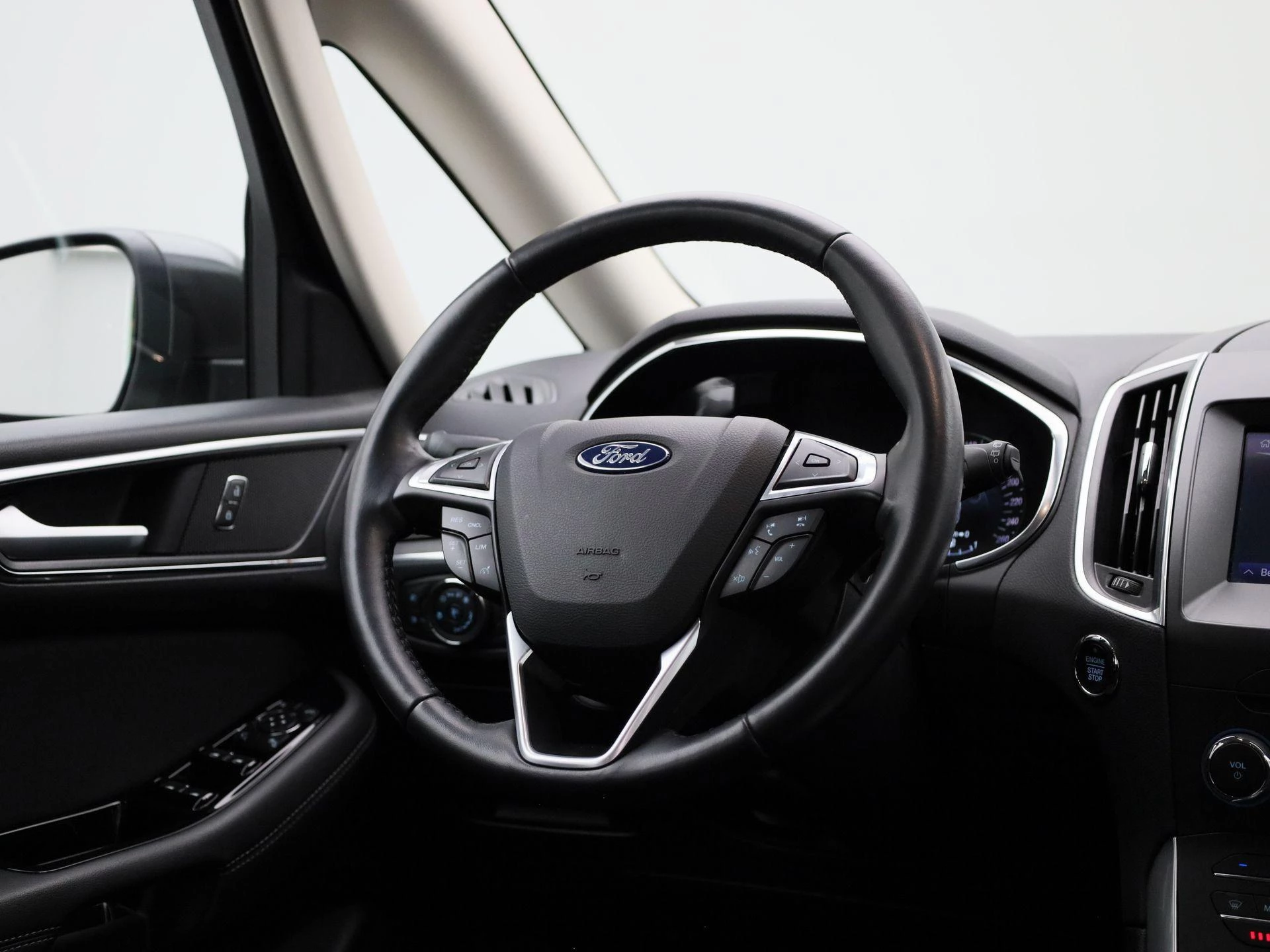 Ford-Galaxy-image-36