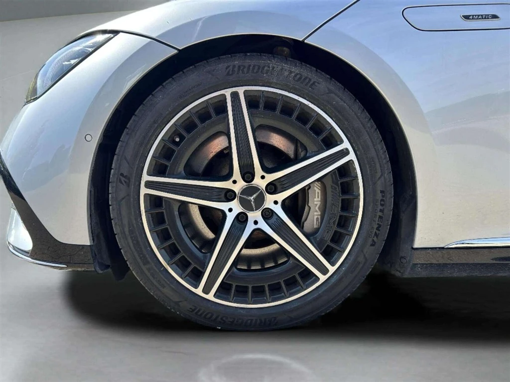 Mercedes-Benz-EQE-image-8