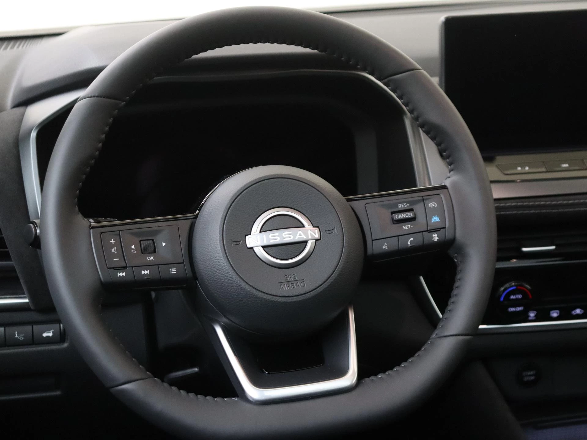Nissan-QASHQAI-image-14