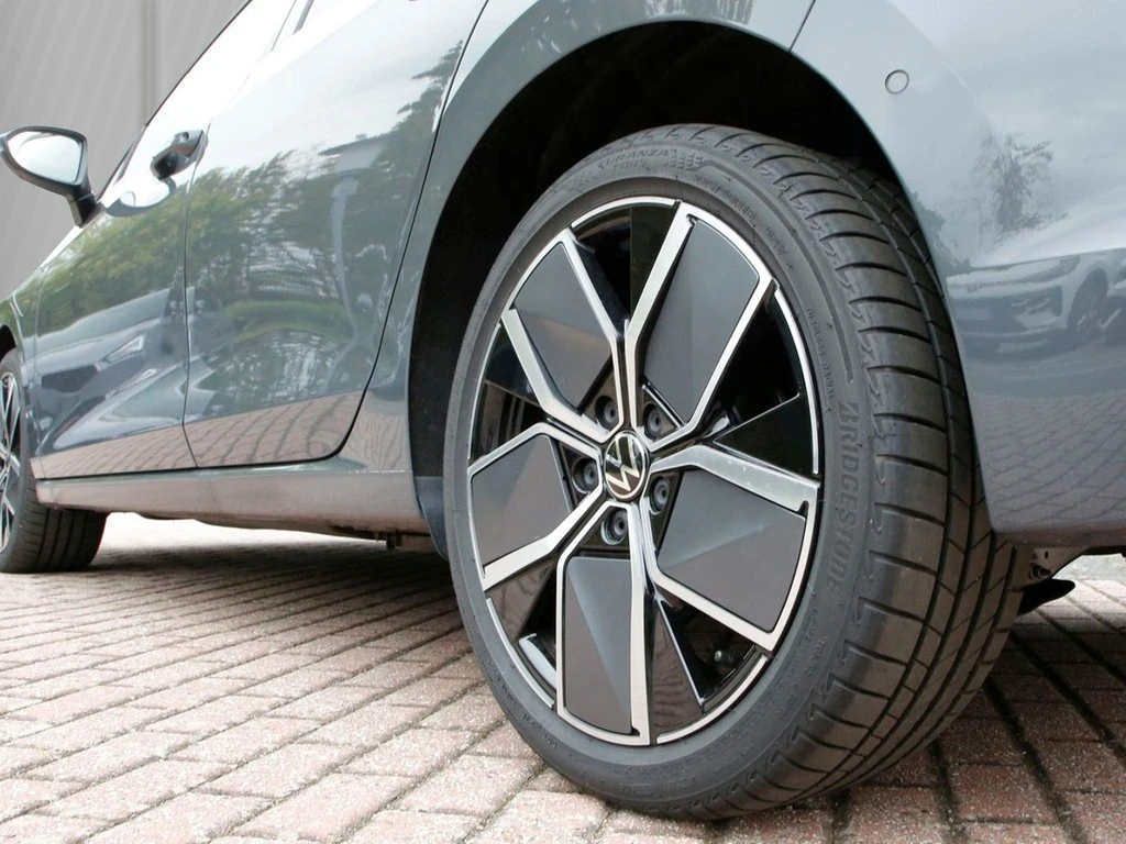 Volkswagen-Golf-image-5