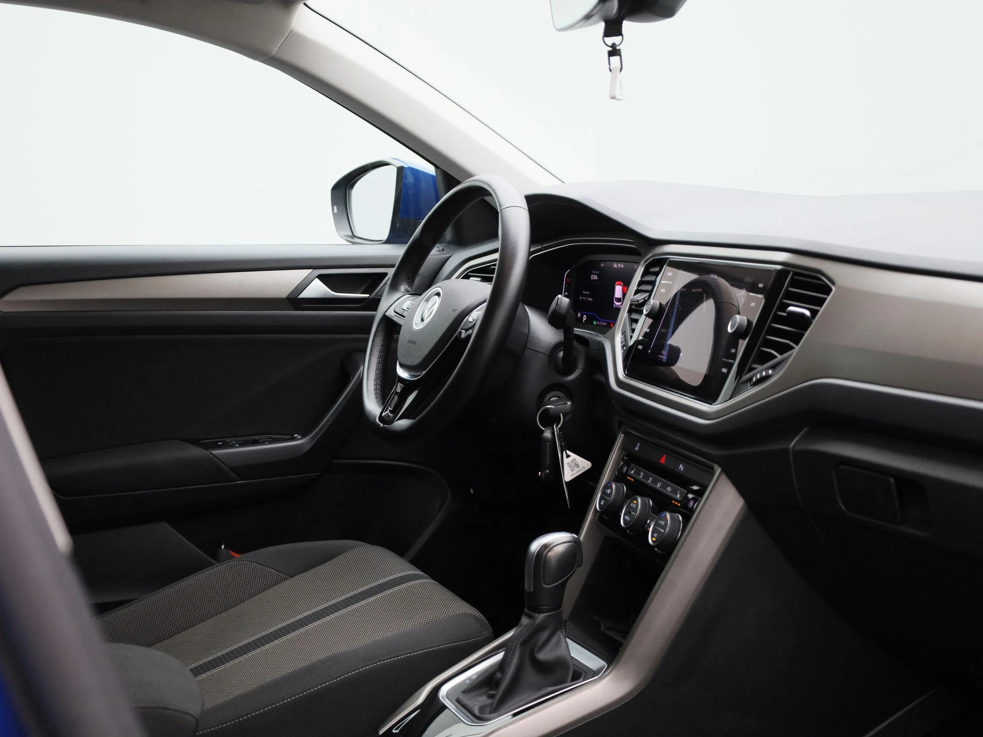 Volkswagen-T-Roc-image-32