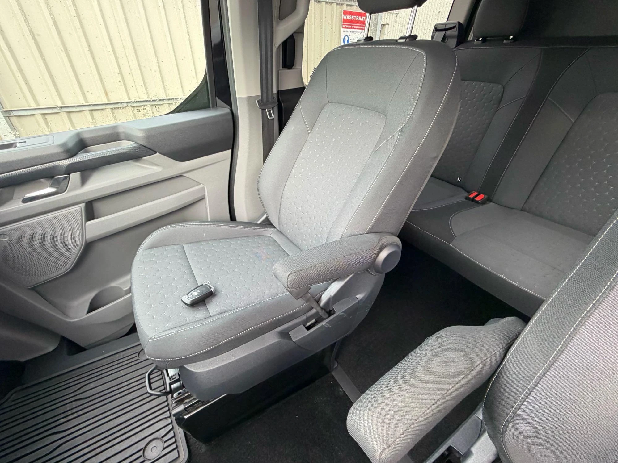 Ford-Transit Custom-image-9