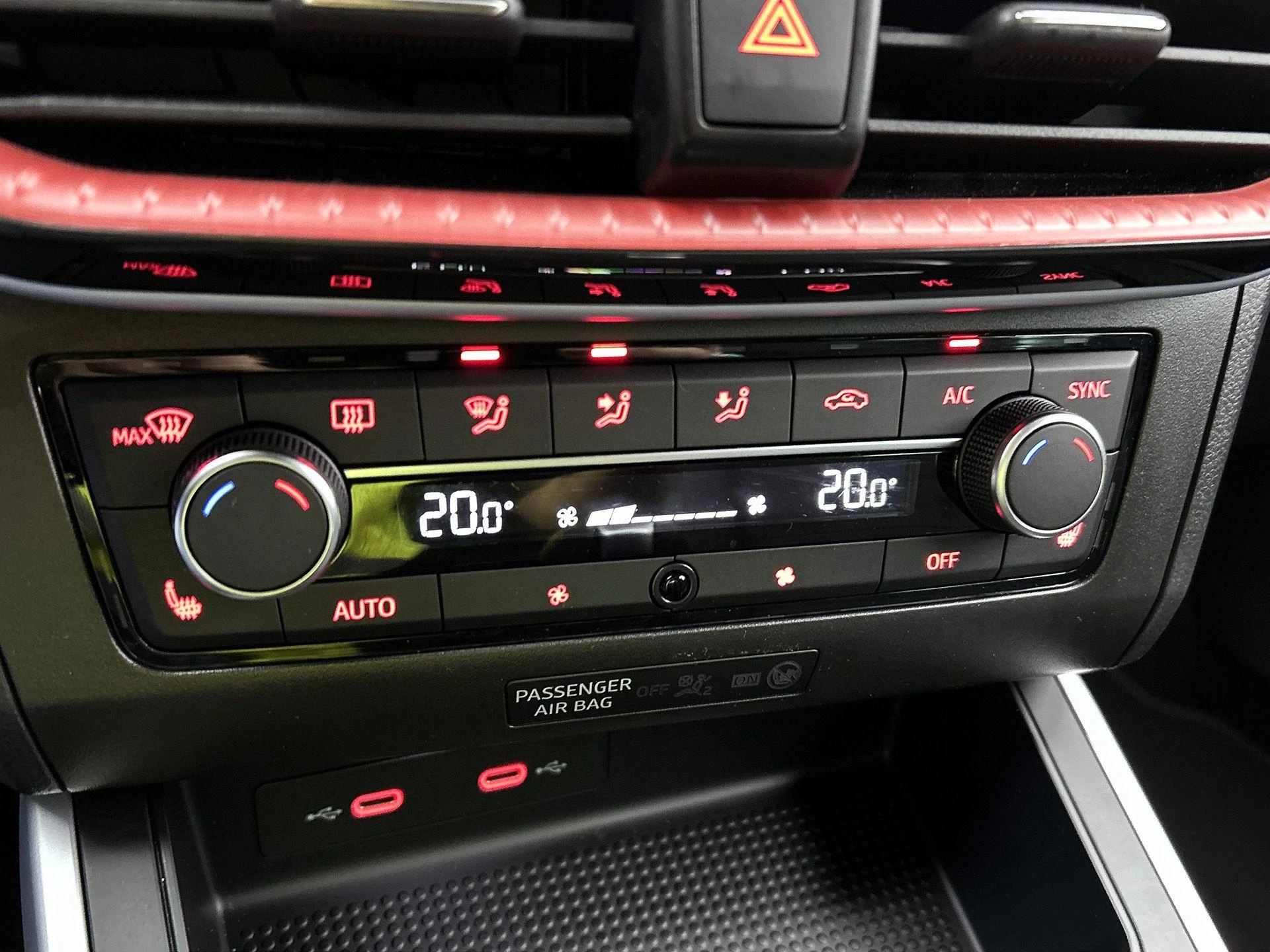 SEAT-Arona-image-17
