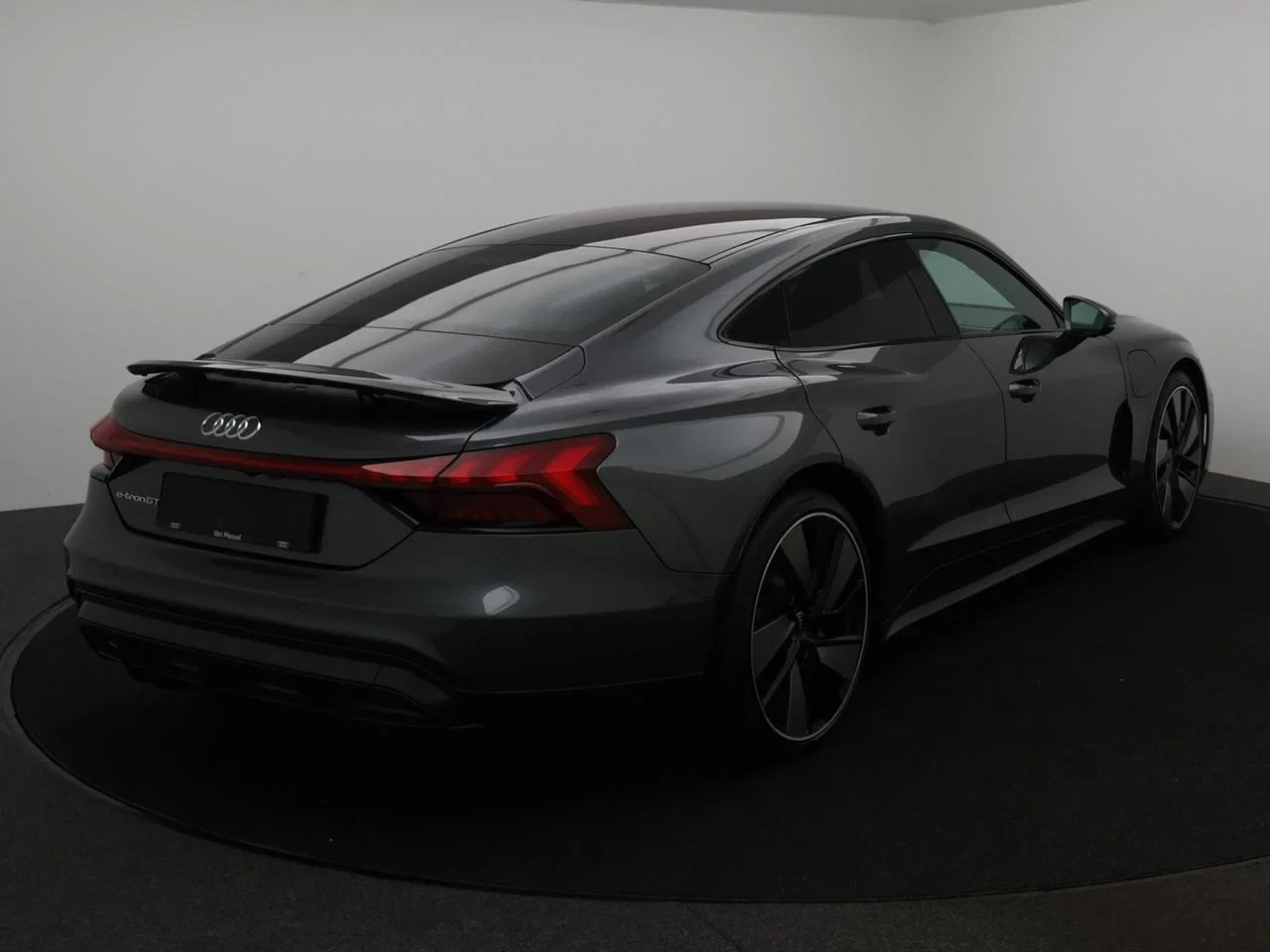 Audi-e-tron GT-image-8