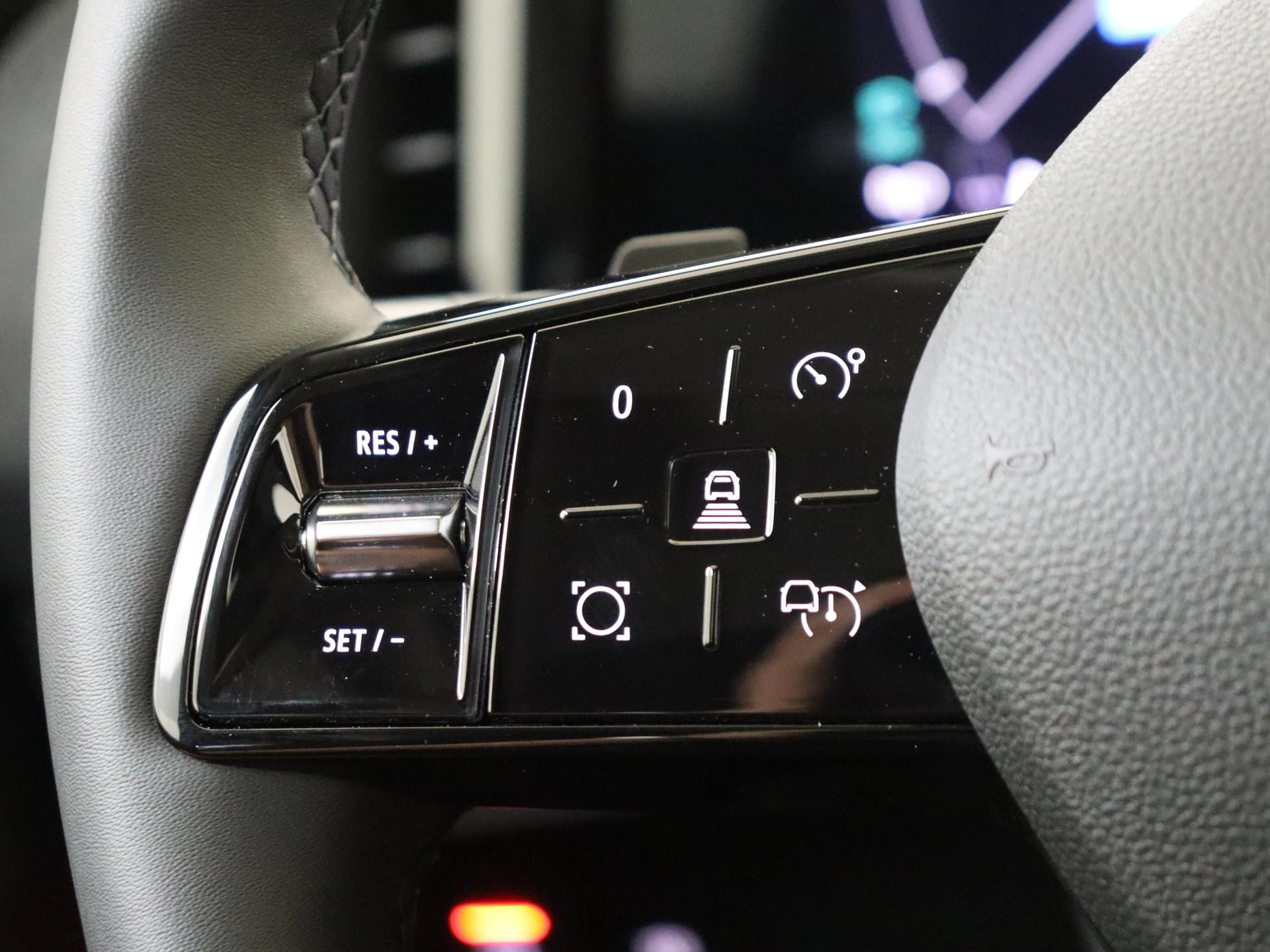 Renault-Megane E-Tech-image-12