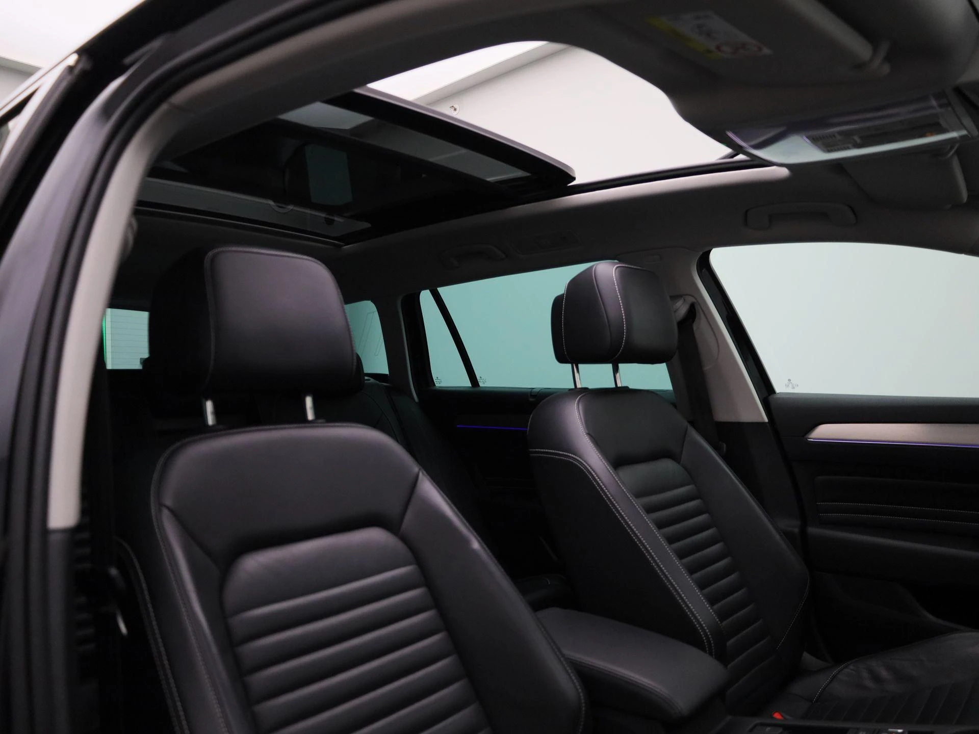 Volkswagen-Passat-image-53