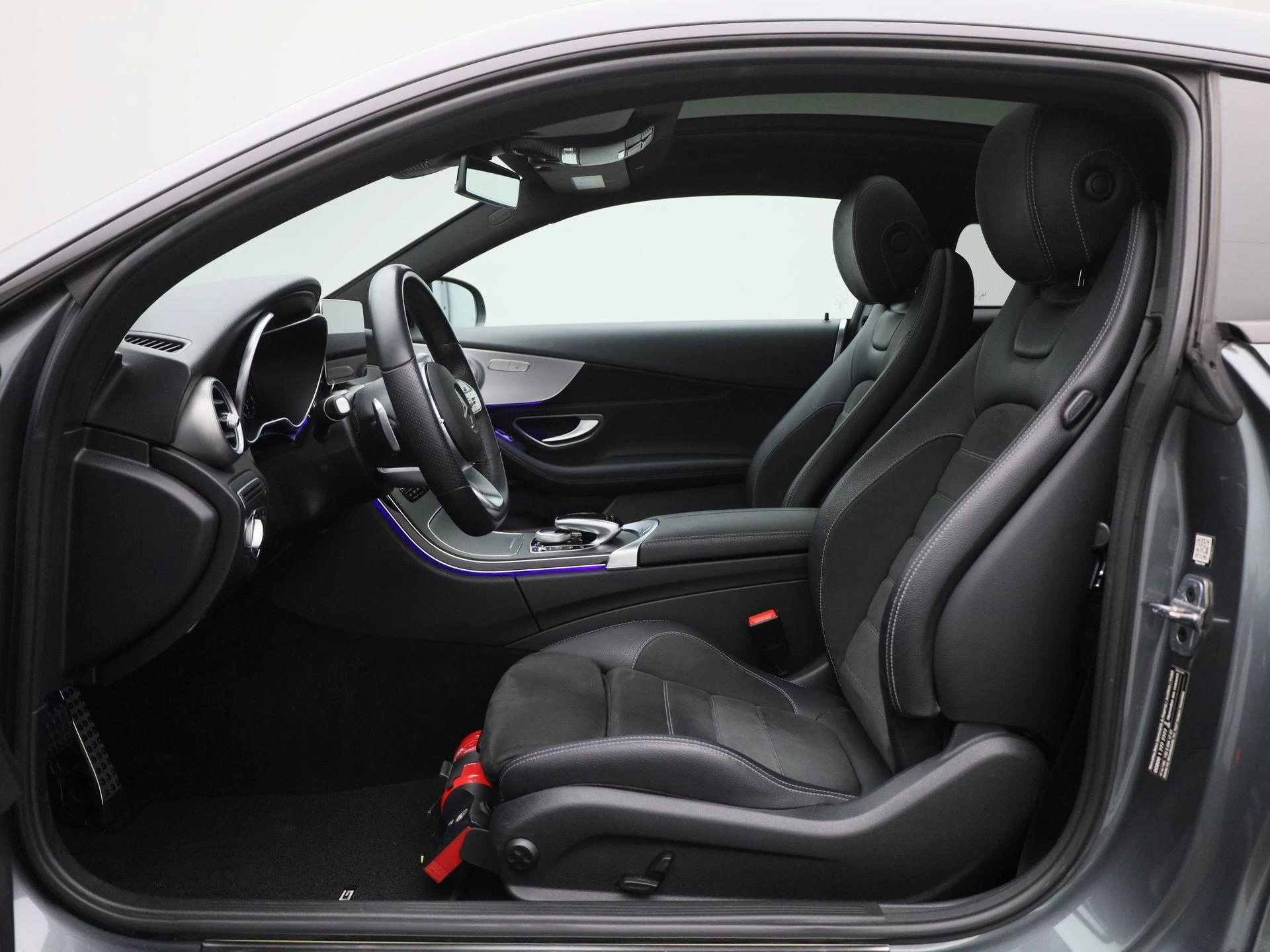 Mercedes-Benz-C-Klasse-image-11