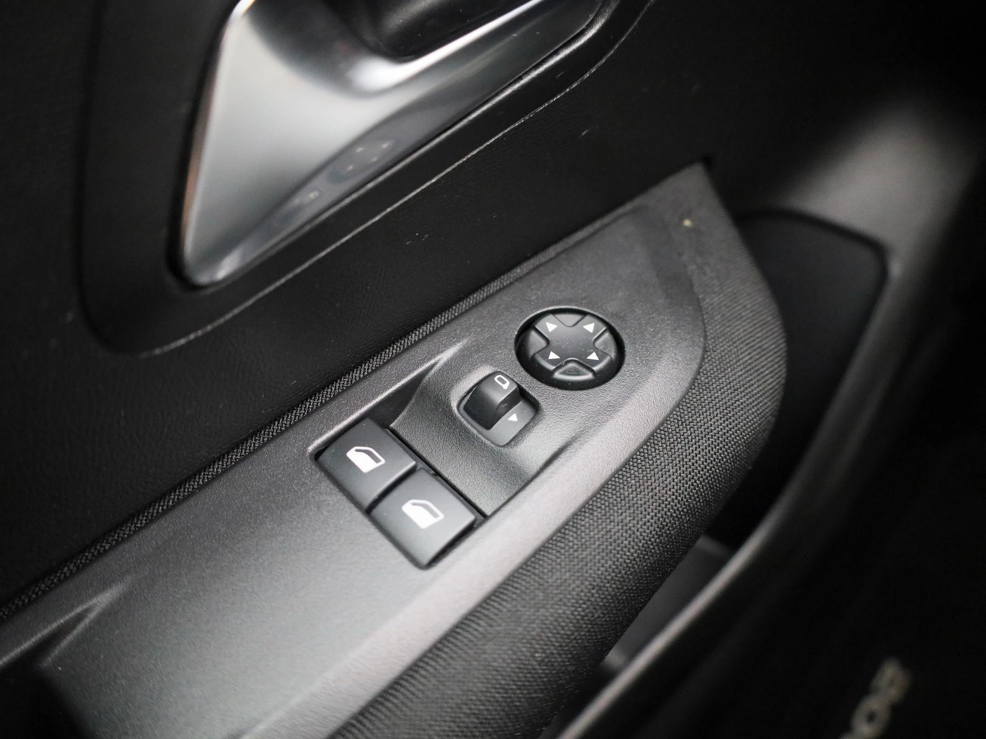 Peugeot-208-image-22