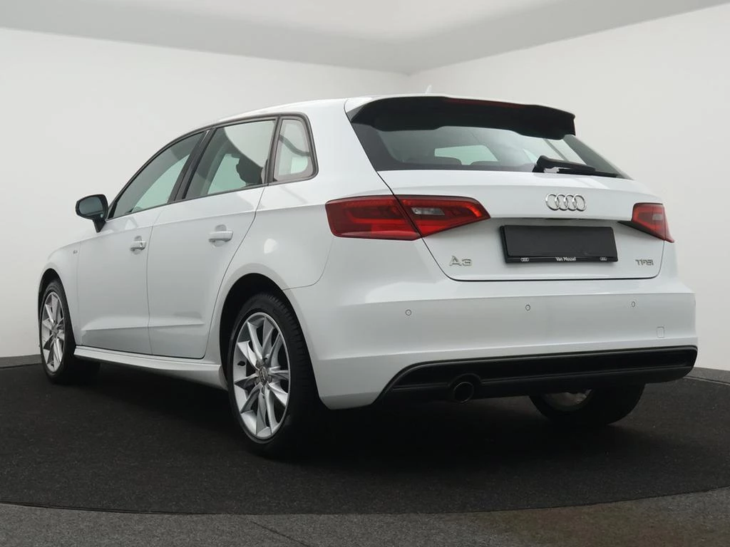 Audi A3 Sportback Audi A3 Sportback Attraction 1.2TFSI 110PK *CRUISE CONTROL*PDC*NAVI*ZETELVERWARMING*...*